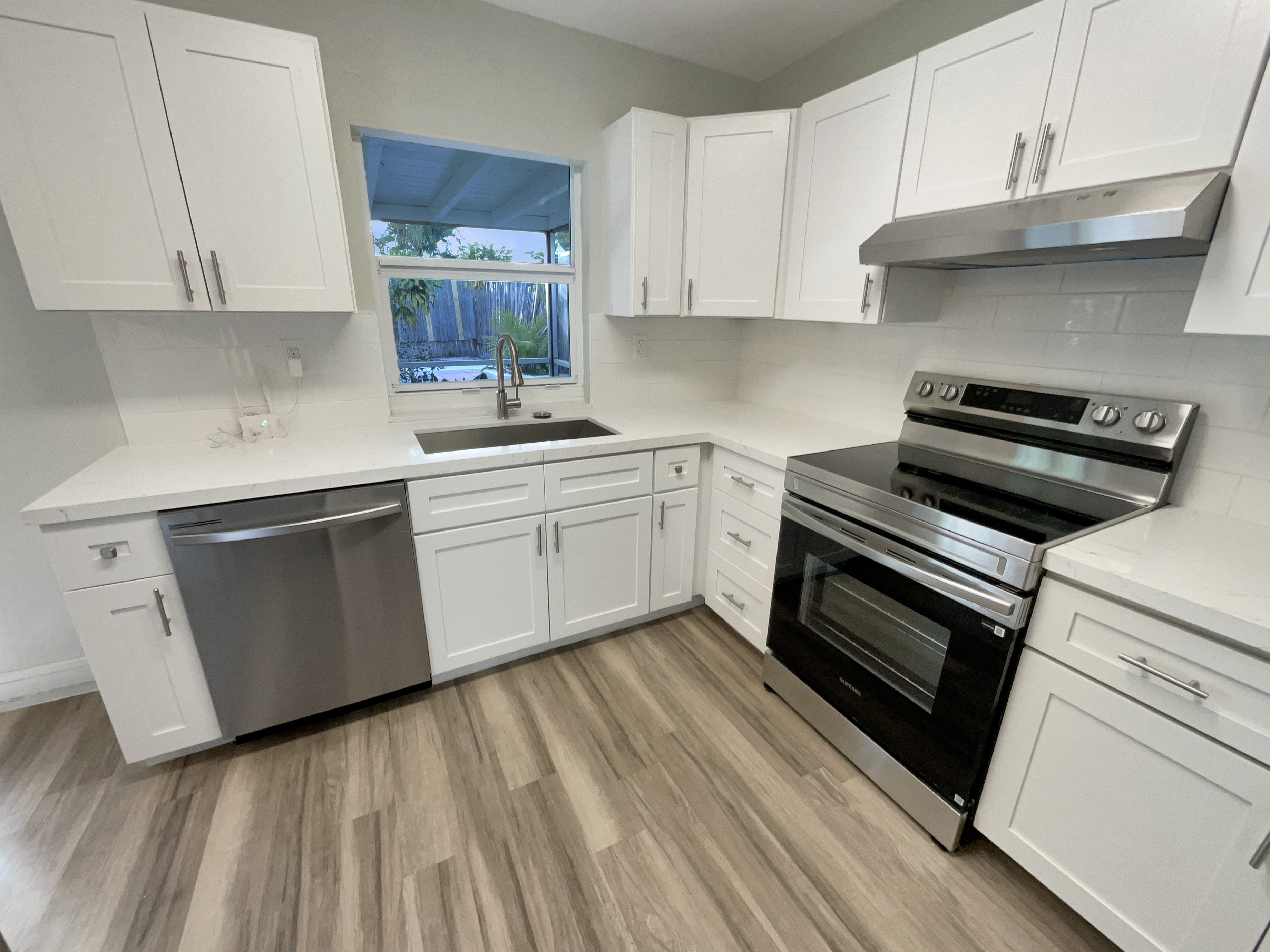 Photo 11 of 20 of 3765 NE 12th Ter, Pompano Beach, FL