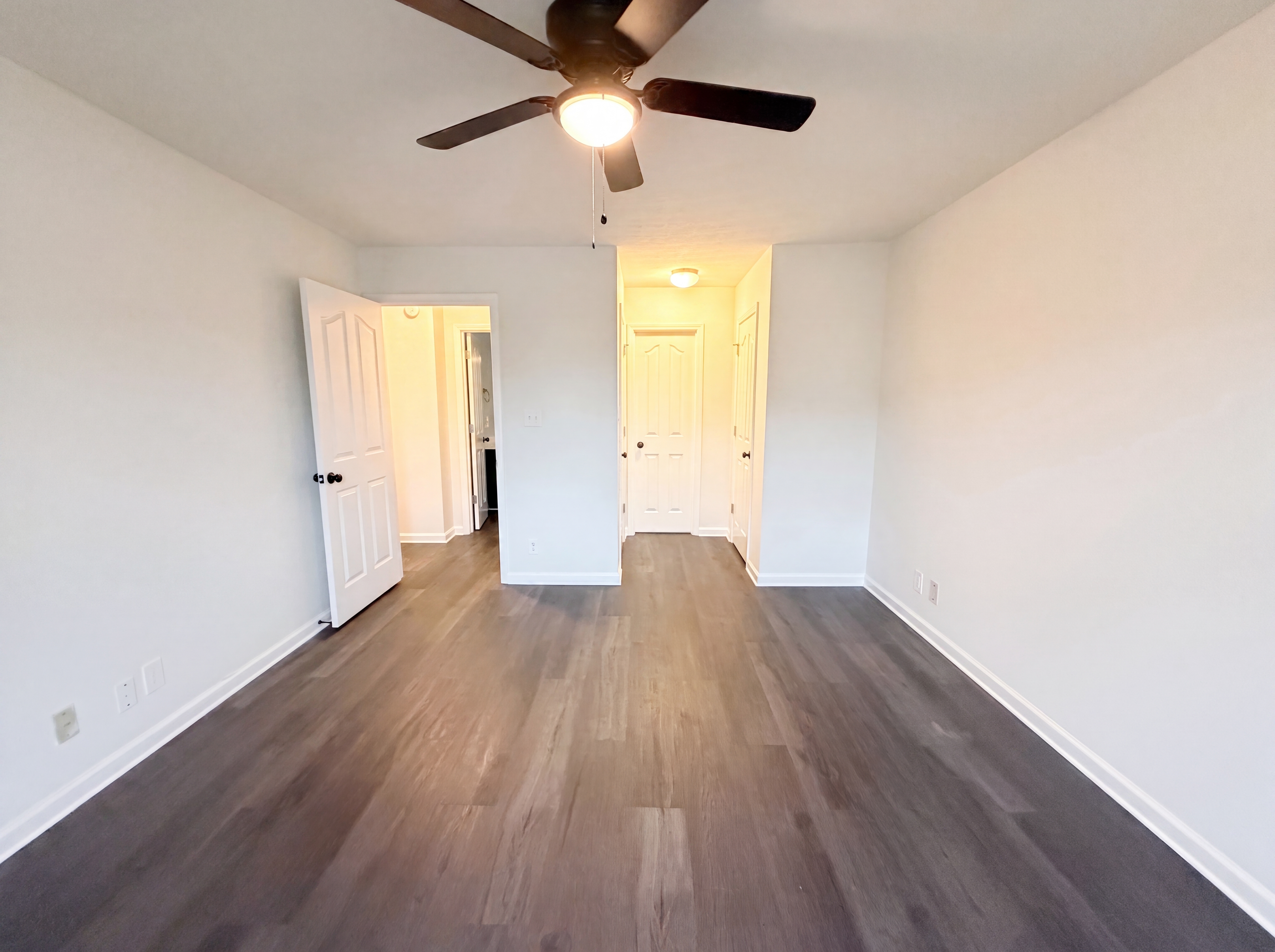 Photo 4 of 22 of 3432 Fox Meadow Way, Clarksville, TN