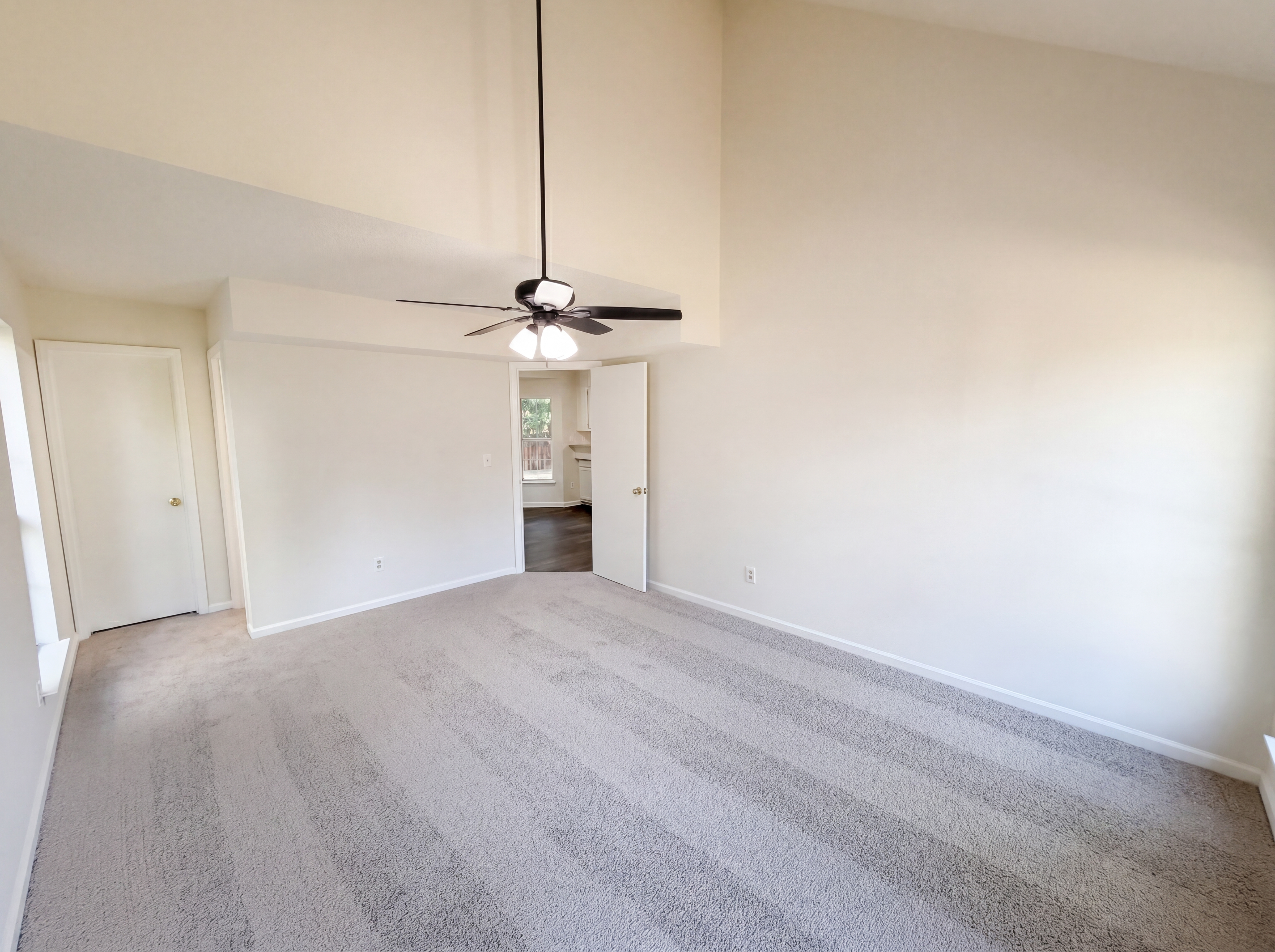 Photo 12 of 24 of 4720 Topsail Ct, Charlotte, NC