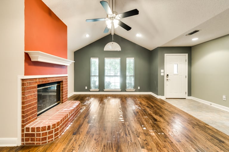 Photo 4 of 25 - 7502 Yorkmeadow Dr, Arlington, TX 76001