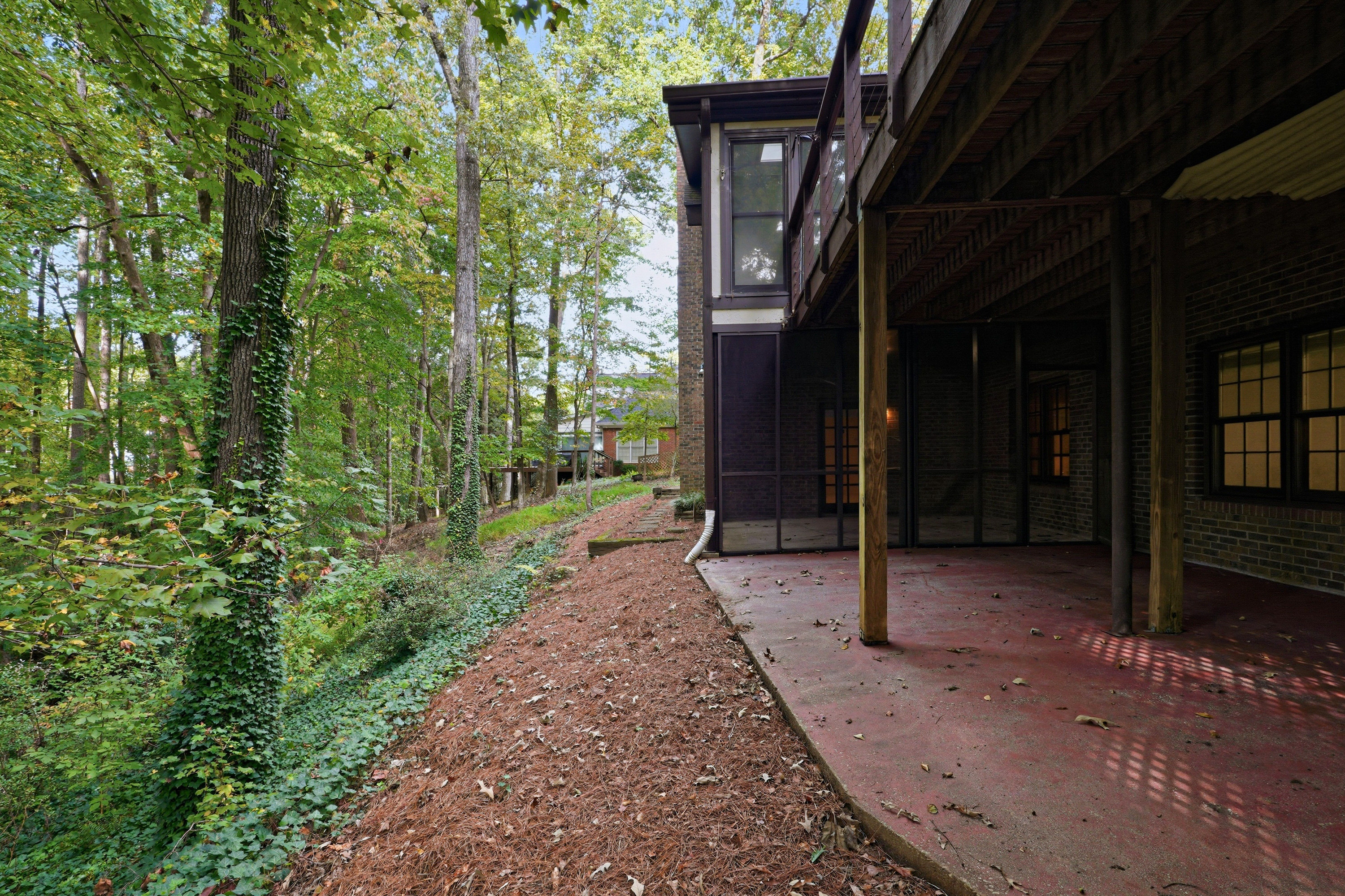 Photo 5 of 63 of 2360 Kimbrough Ct, Sandy Springs, GA