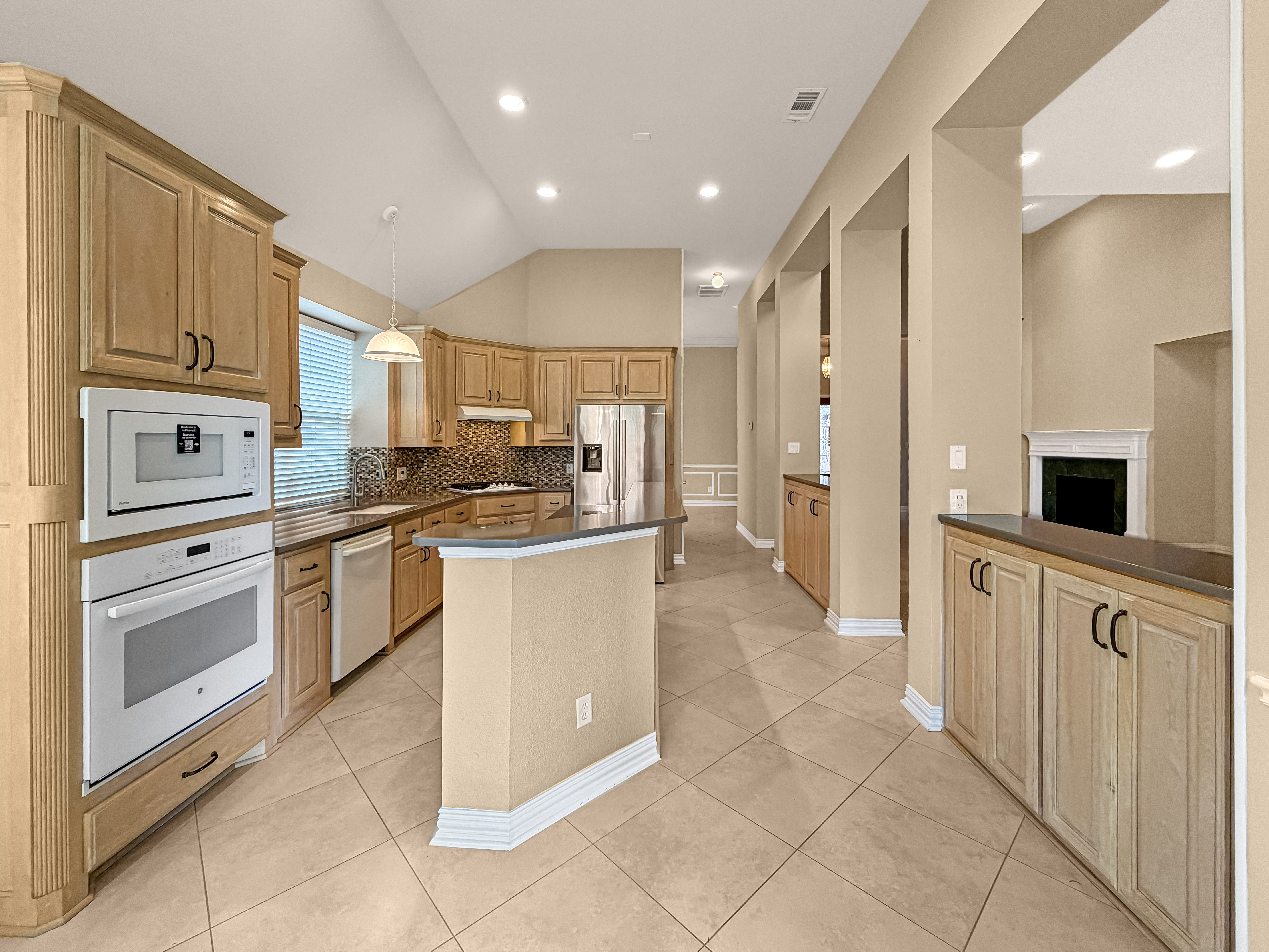 Photo 2 of 36 of 2316 Watercrest Dr, Keller, TX