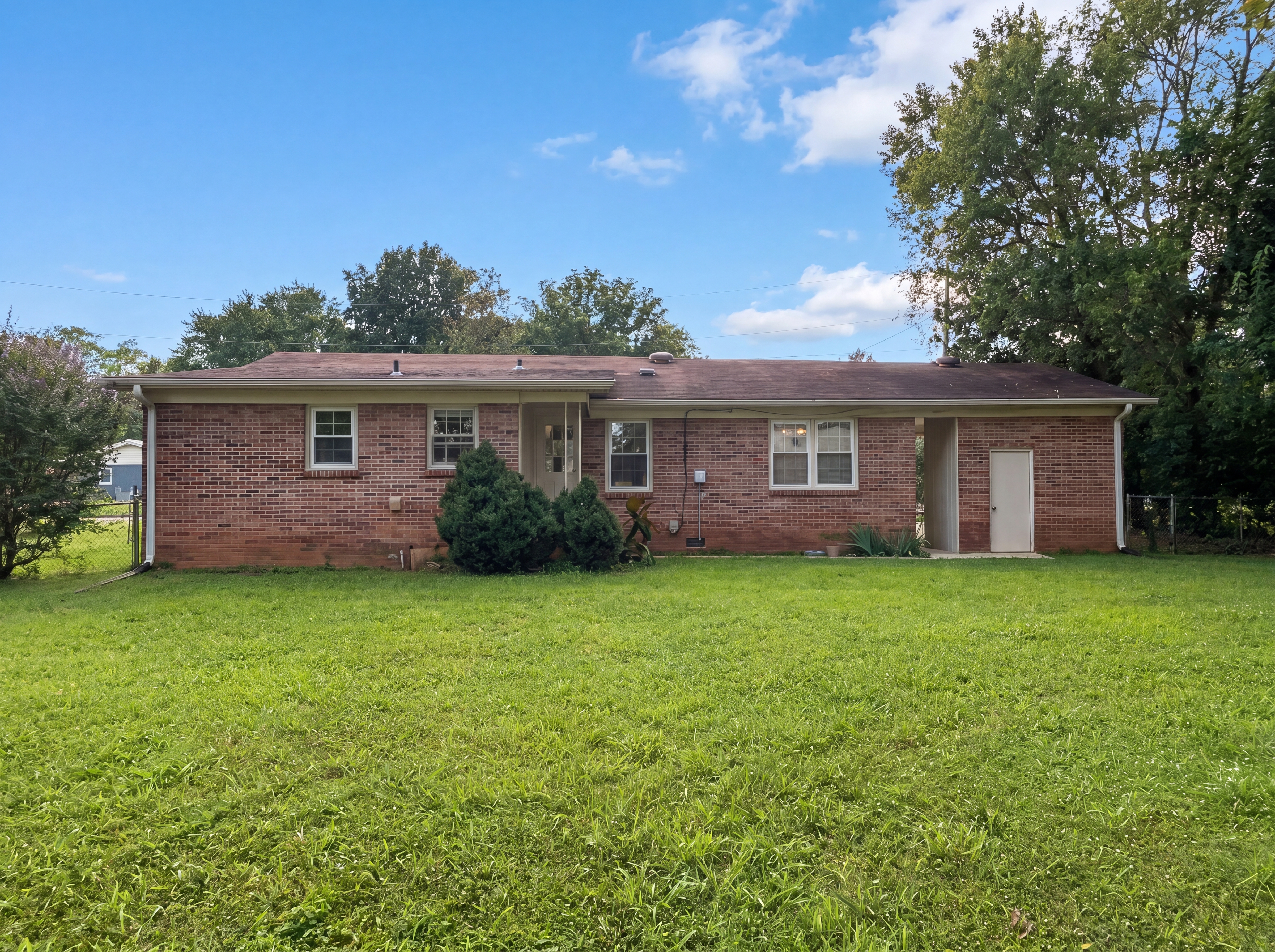 Photo 5 of 22 of 1808 Dailey Ter NW, Huntsville, AL