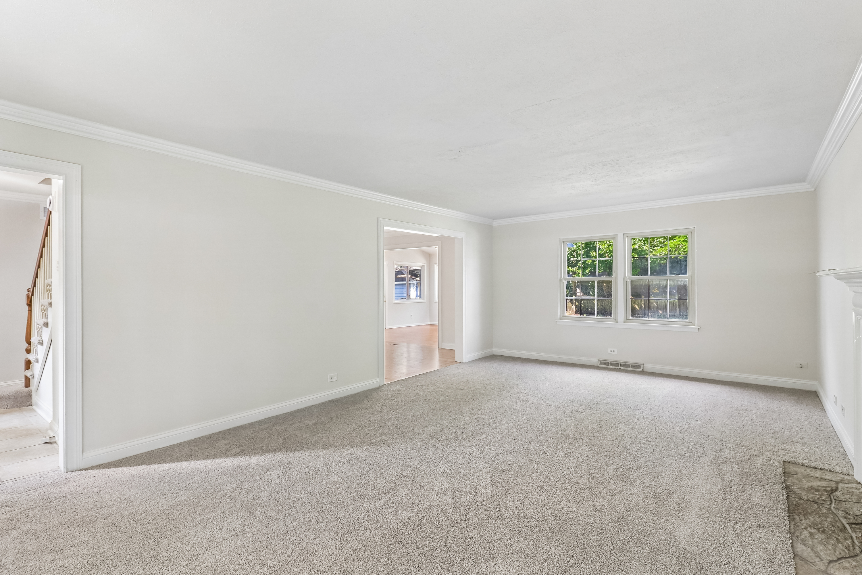 Photo 12 of 46 of 1053 Laurel Ln, Naperville, IL