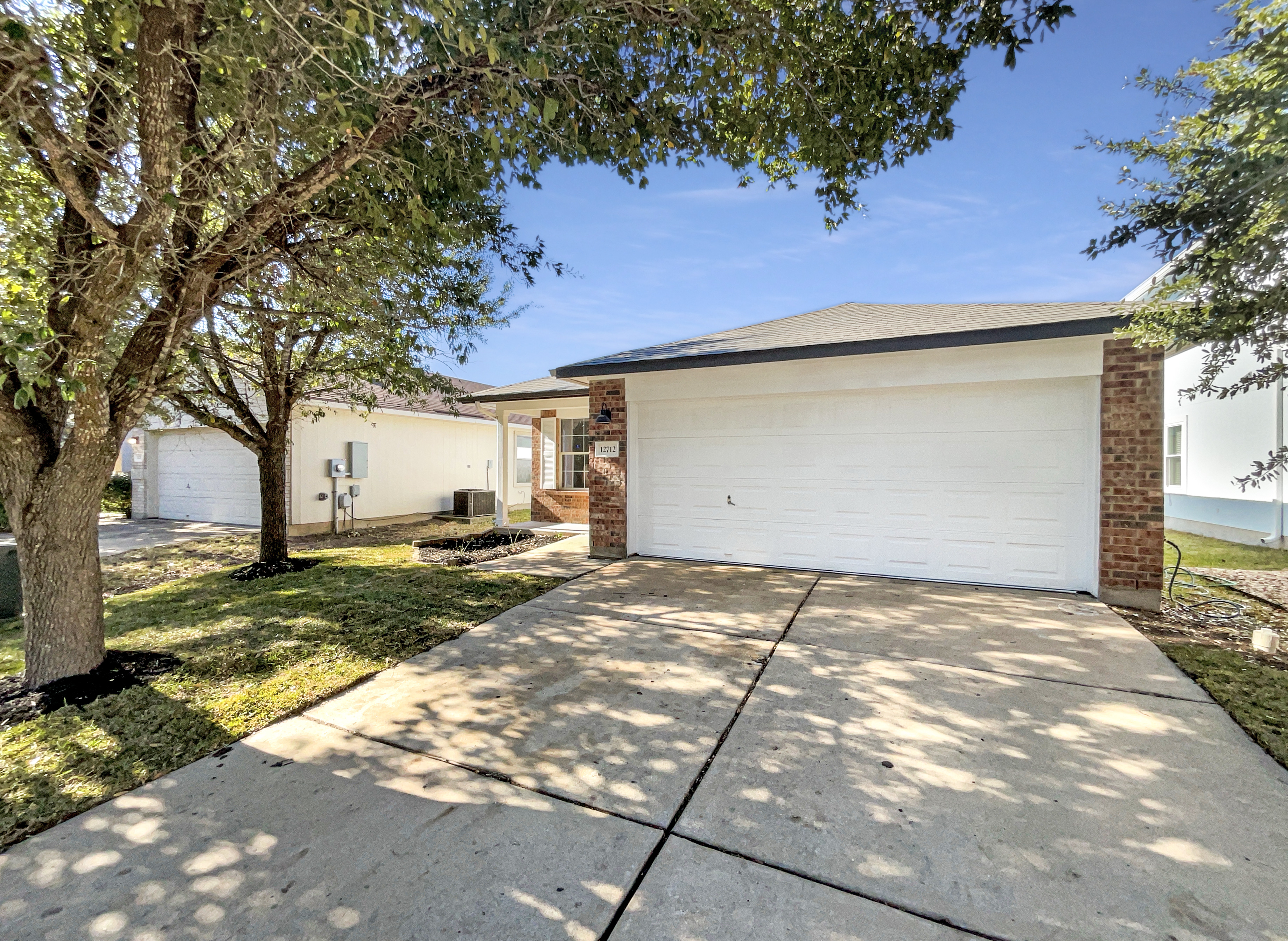 Photo 9 of 24 of 12712 Saint Mary Dr, Manor, TX
