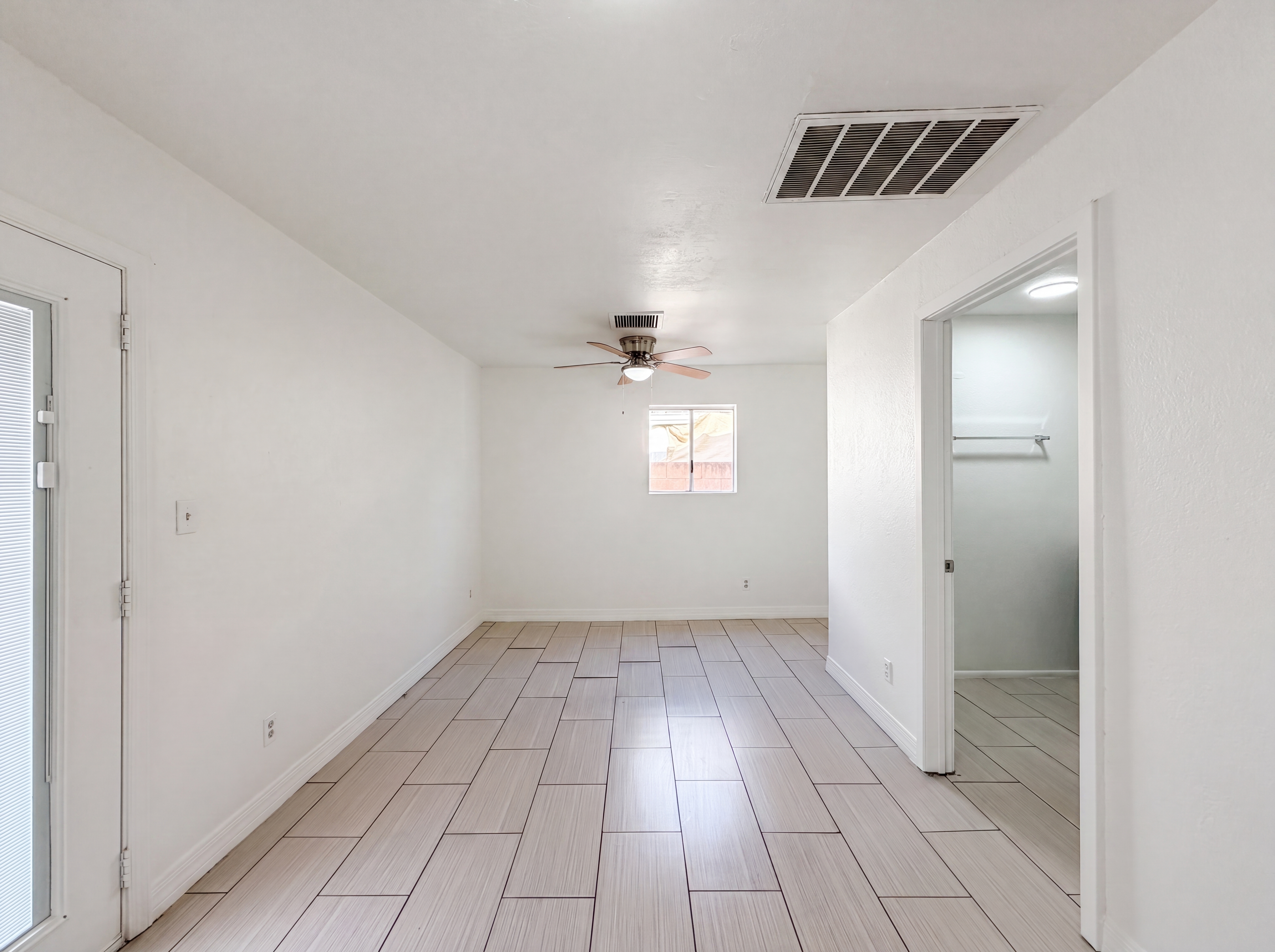 Photo 7 of 26 of 4260 E Vineyard Rd, Phoenix, AZ