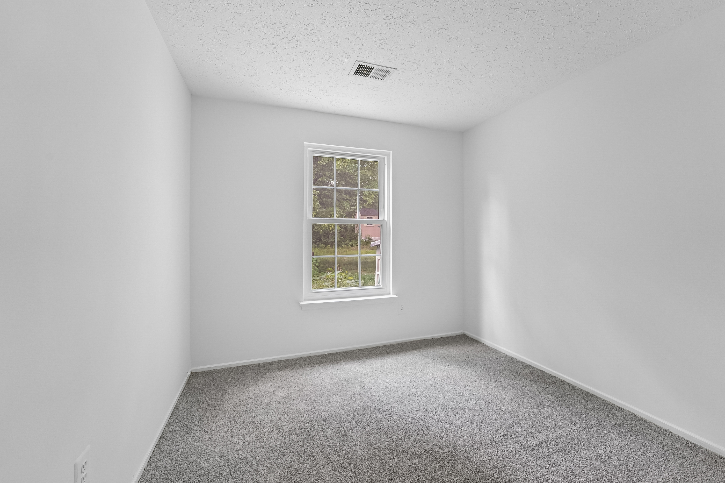 Photo 12 of 19 of 1502 Clearfield Cir, Severn, MD