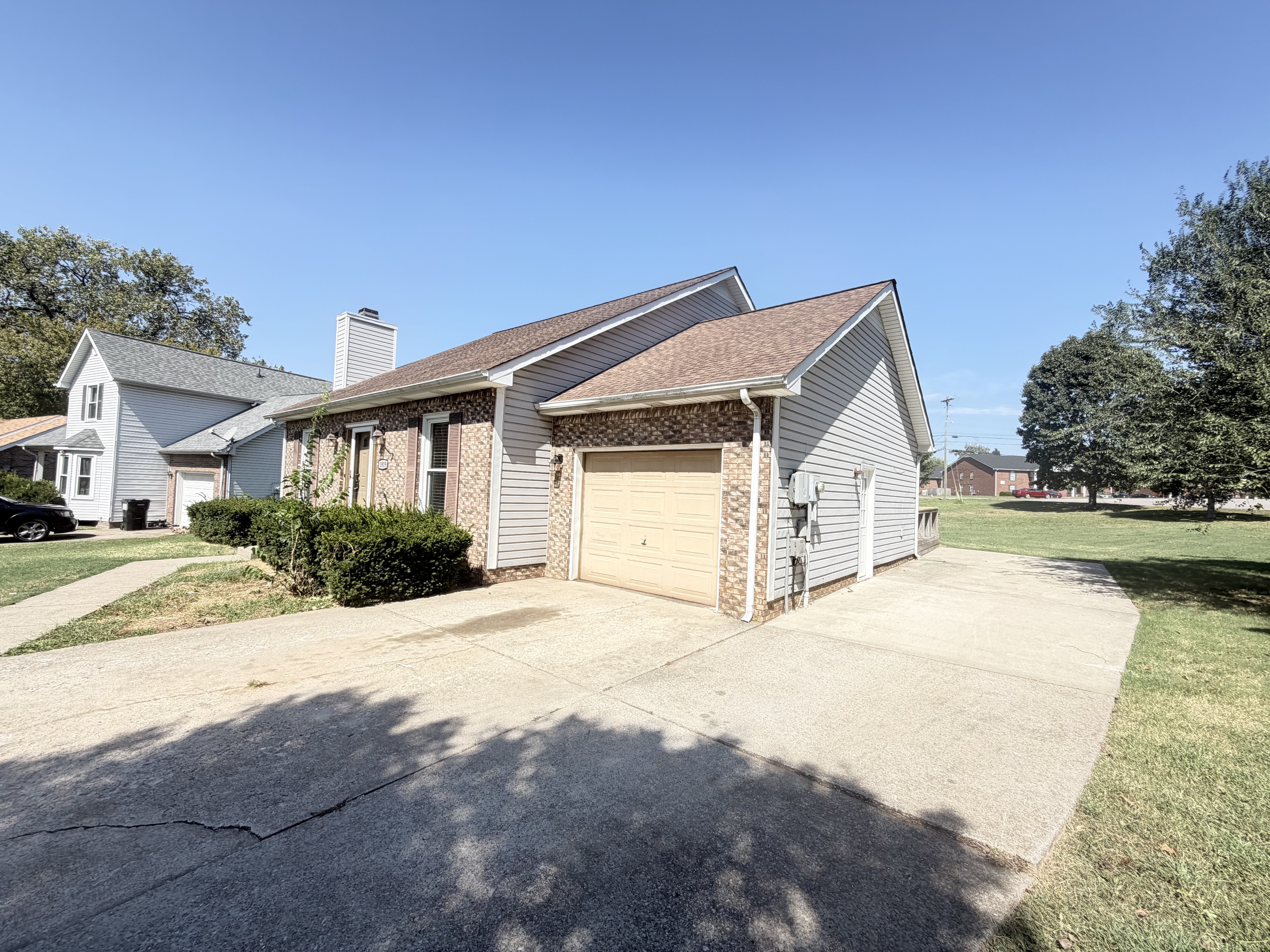 Photo 20 of 23 of 1819 Bourne Cir, Clarksville, TN