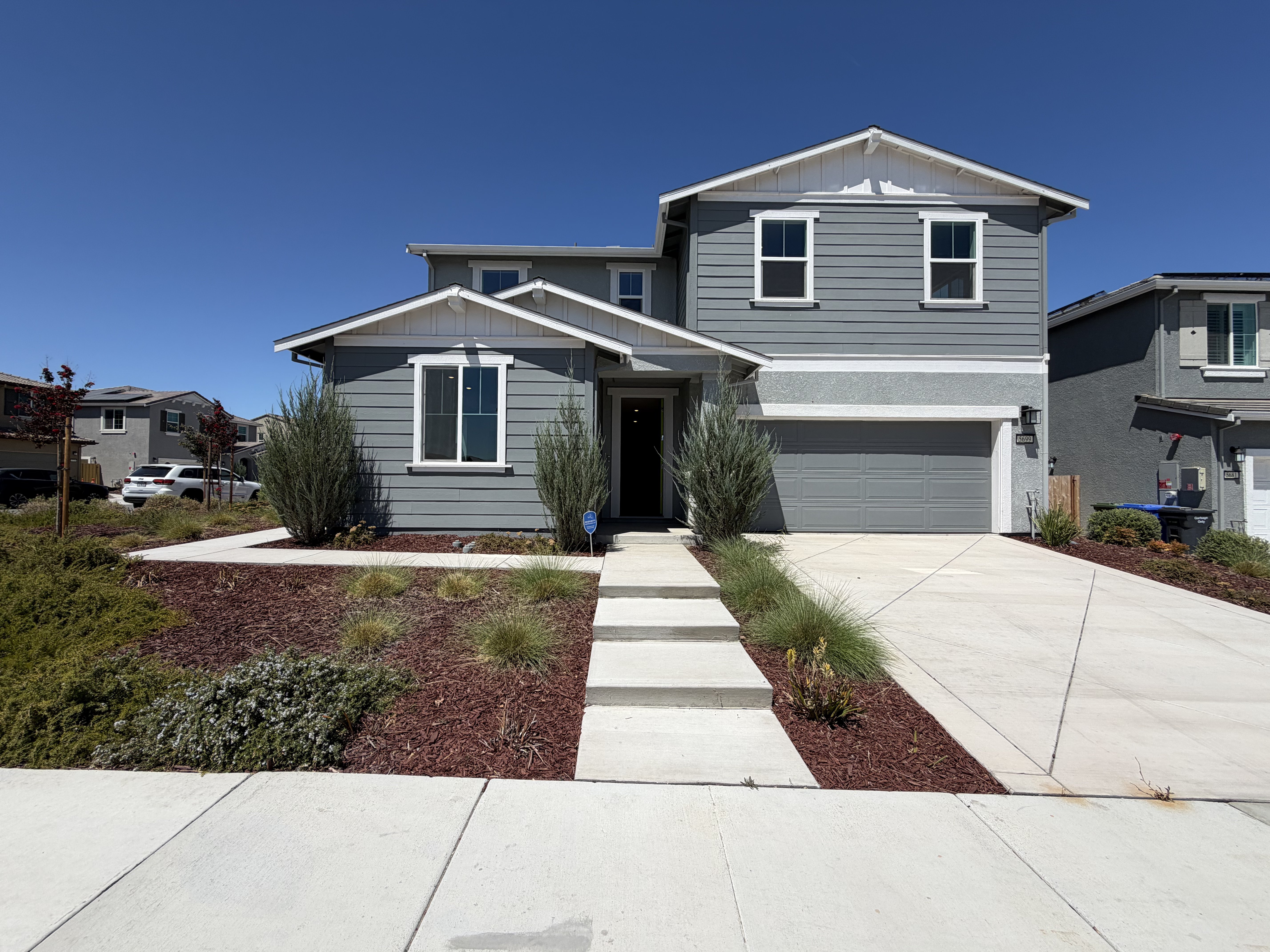 Photo 2 of 49 of 5699 Kusnick Ave, Tracy, CA
