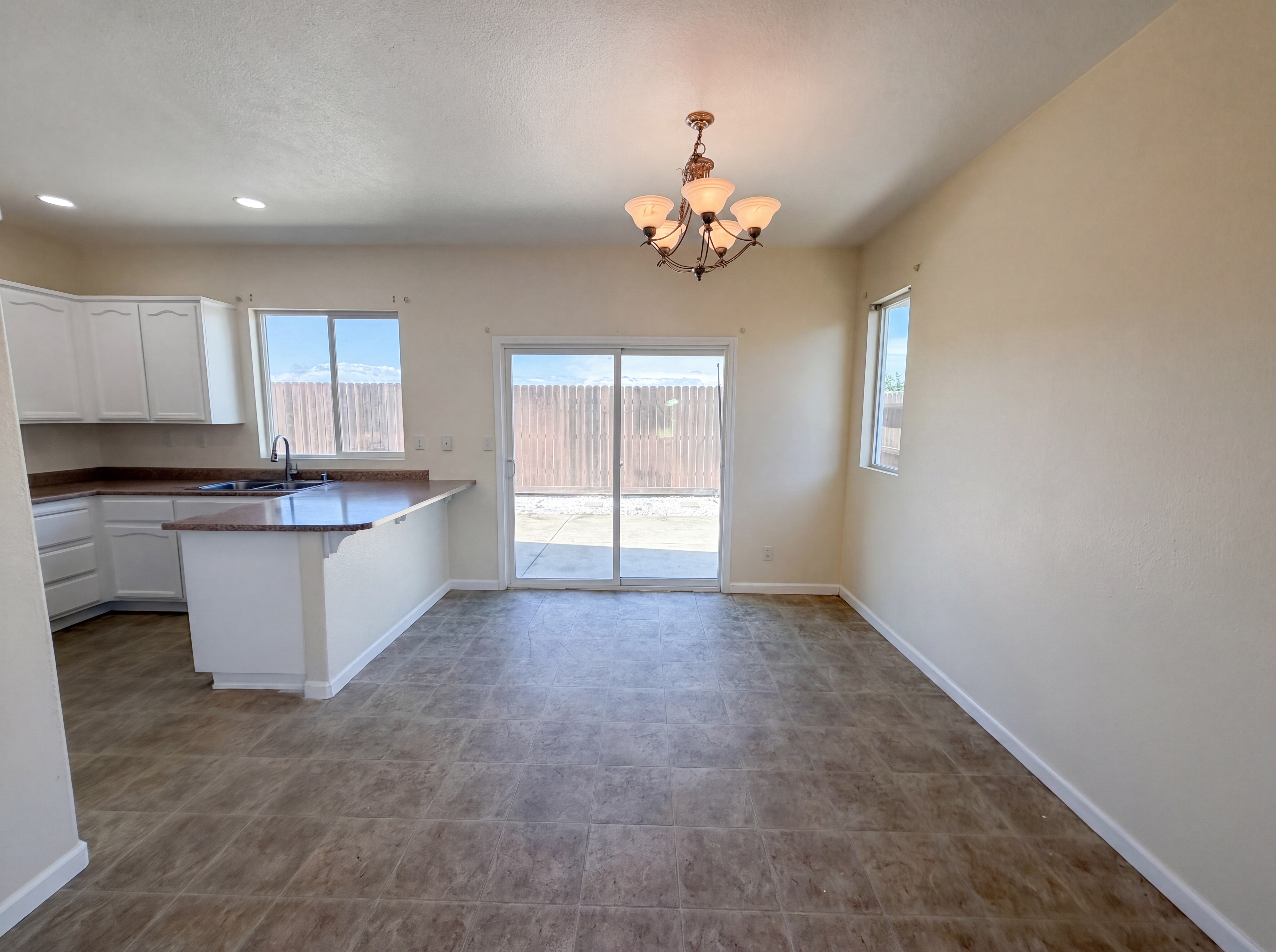 Photo 8 of 22 of 2227 Roberta Ave, Marysville, CA