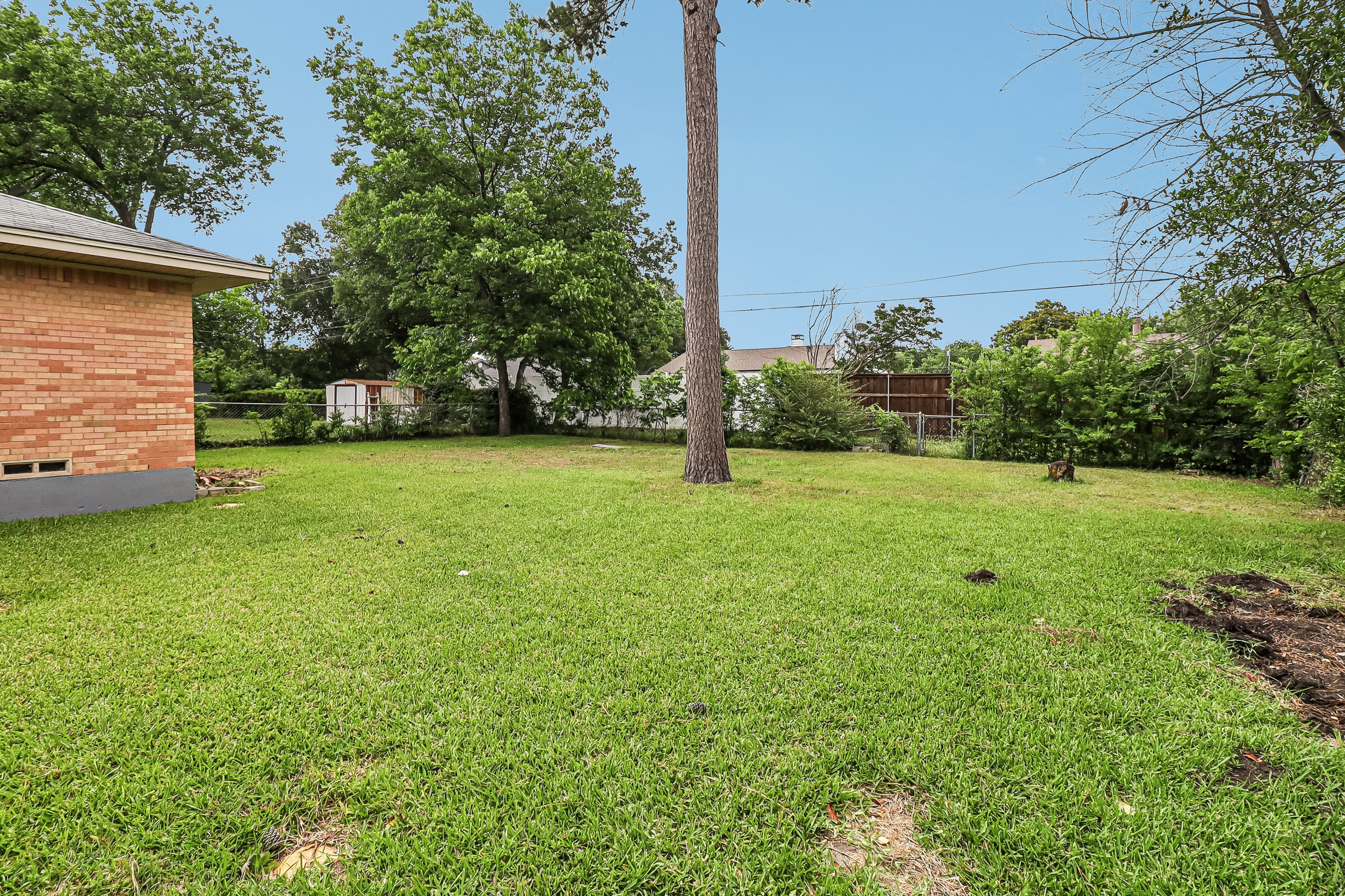 Photo 15 of 22 of 318 Harman St, Duncanville, TX