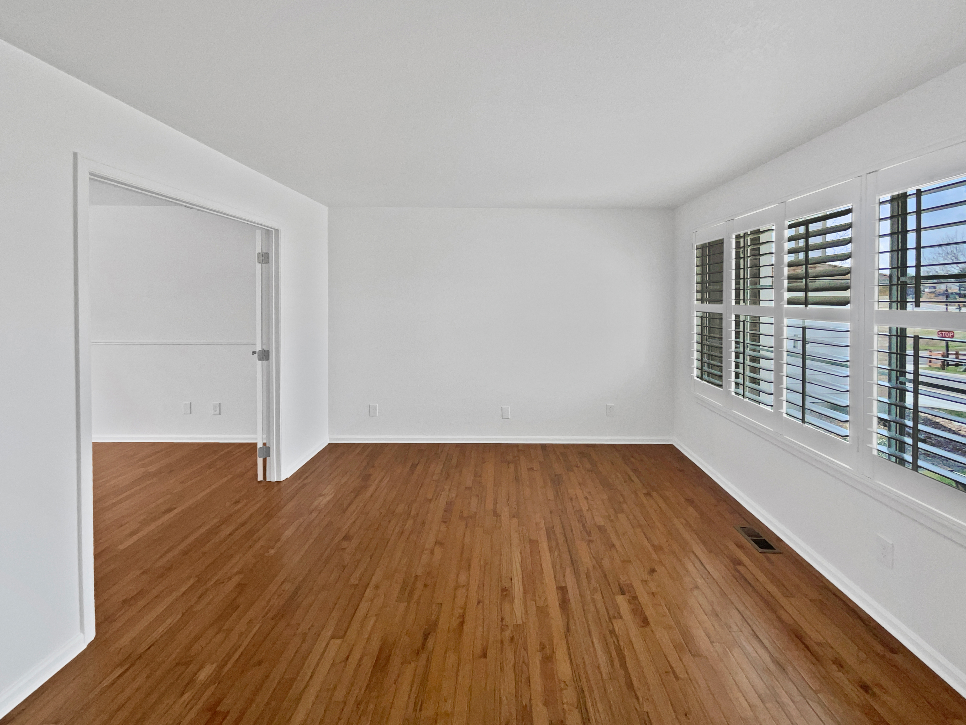 Photo 8 of 21 of 9115 W Hinsdale Pl, Littleton, CO