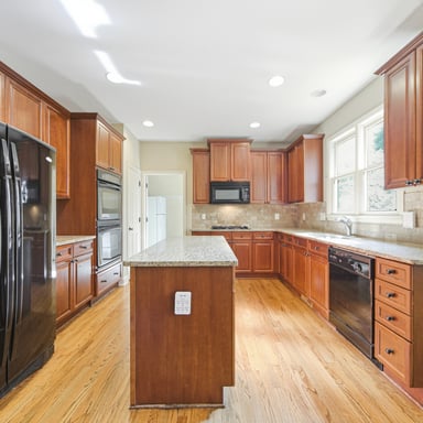 Property photo 2 of 700 Washington Way