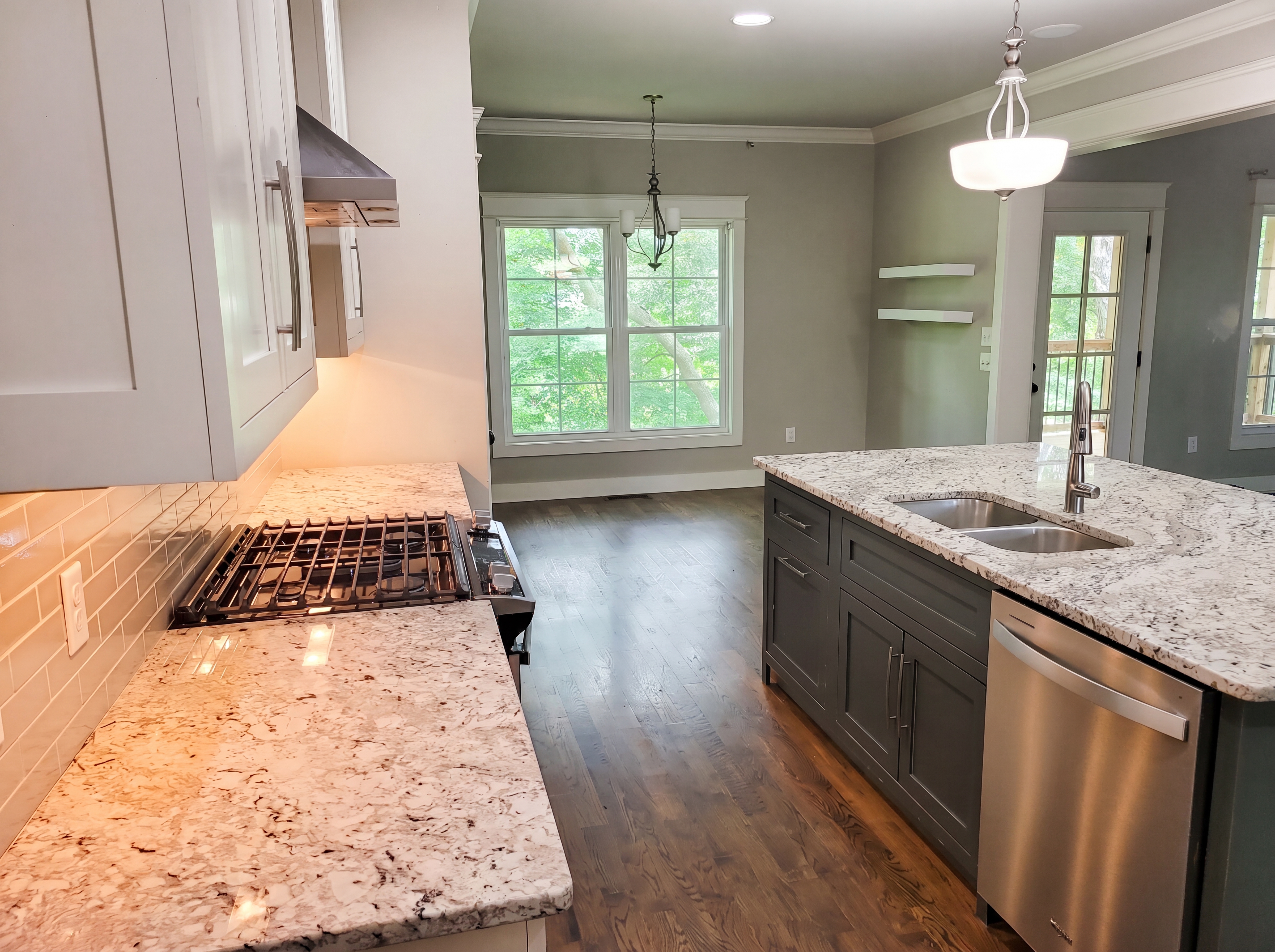 Photo 6 of 38 of 521 Autumnstone Ln, Bowling Green, KY