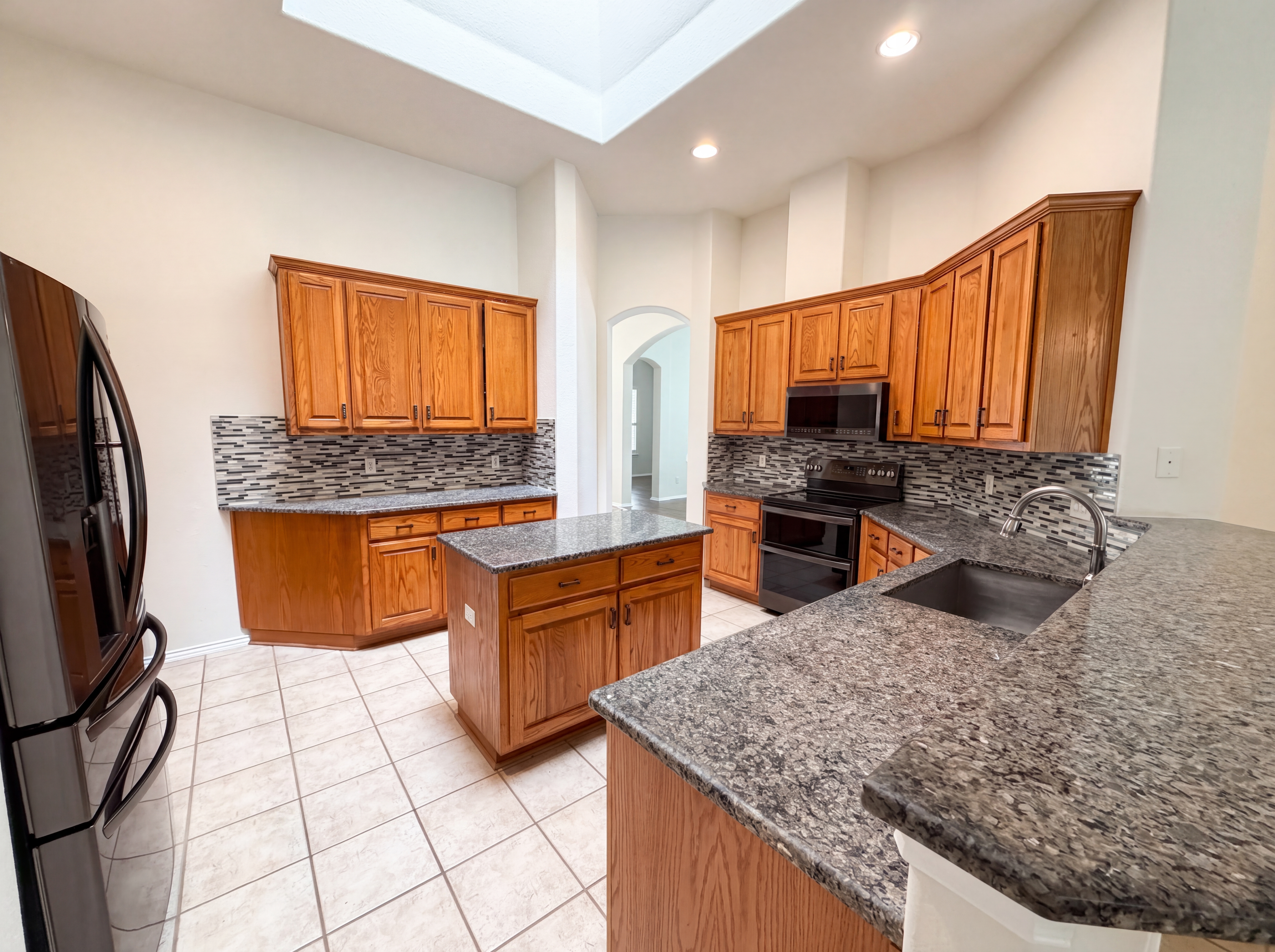 Photo 11 of 24 of 117 Brentwood Dr, Georgetown, TX