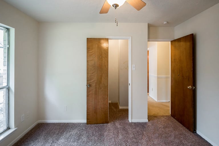 Photo 30 of 35 - 15014 Penn Hills Ln, Houston, TX 77062