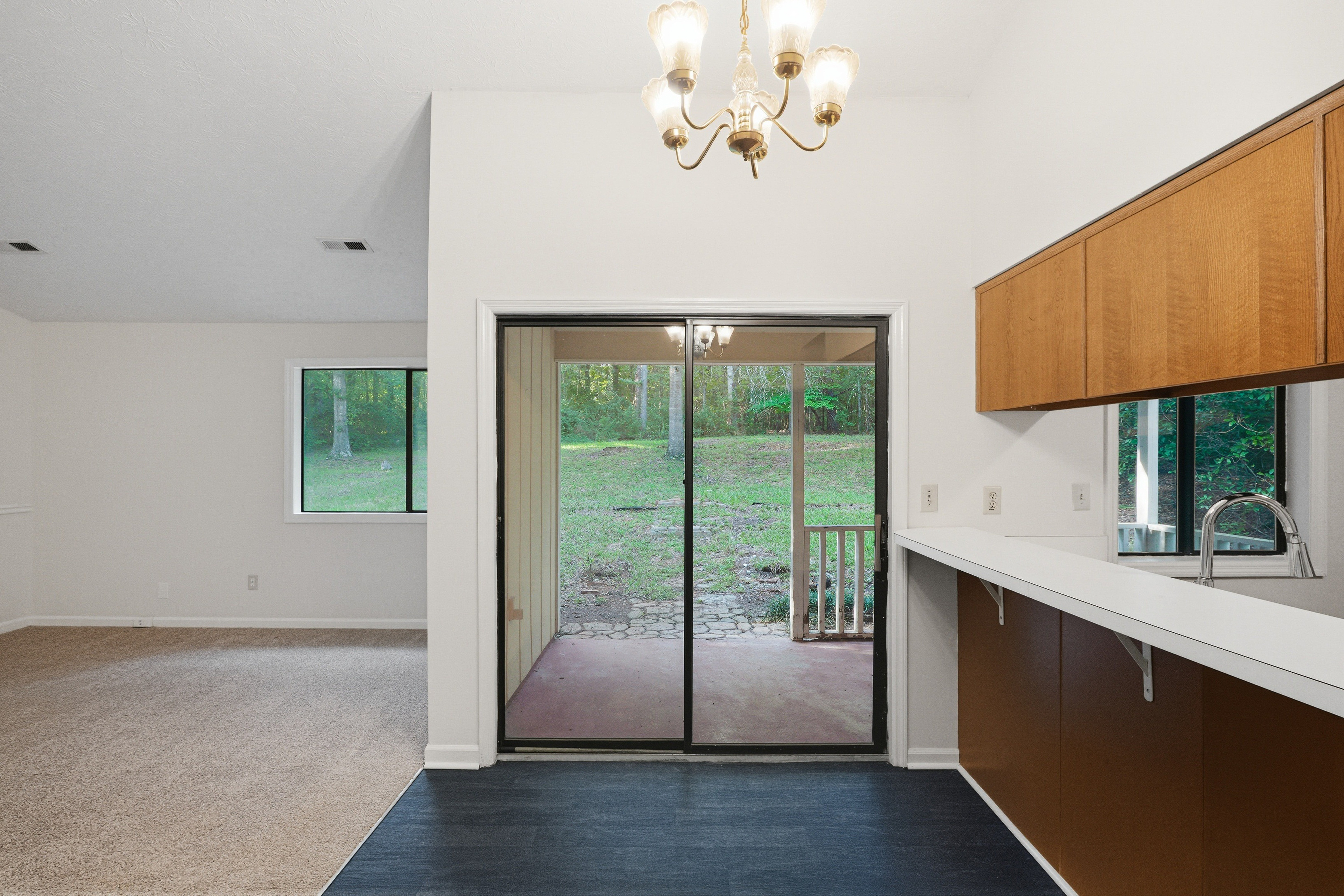 Photo 10 of 33 of 140 Forrest Brook Dr, Palmetto, GA