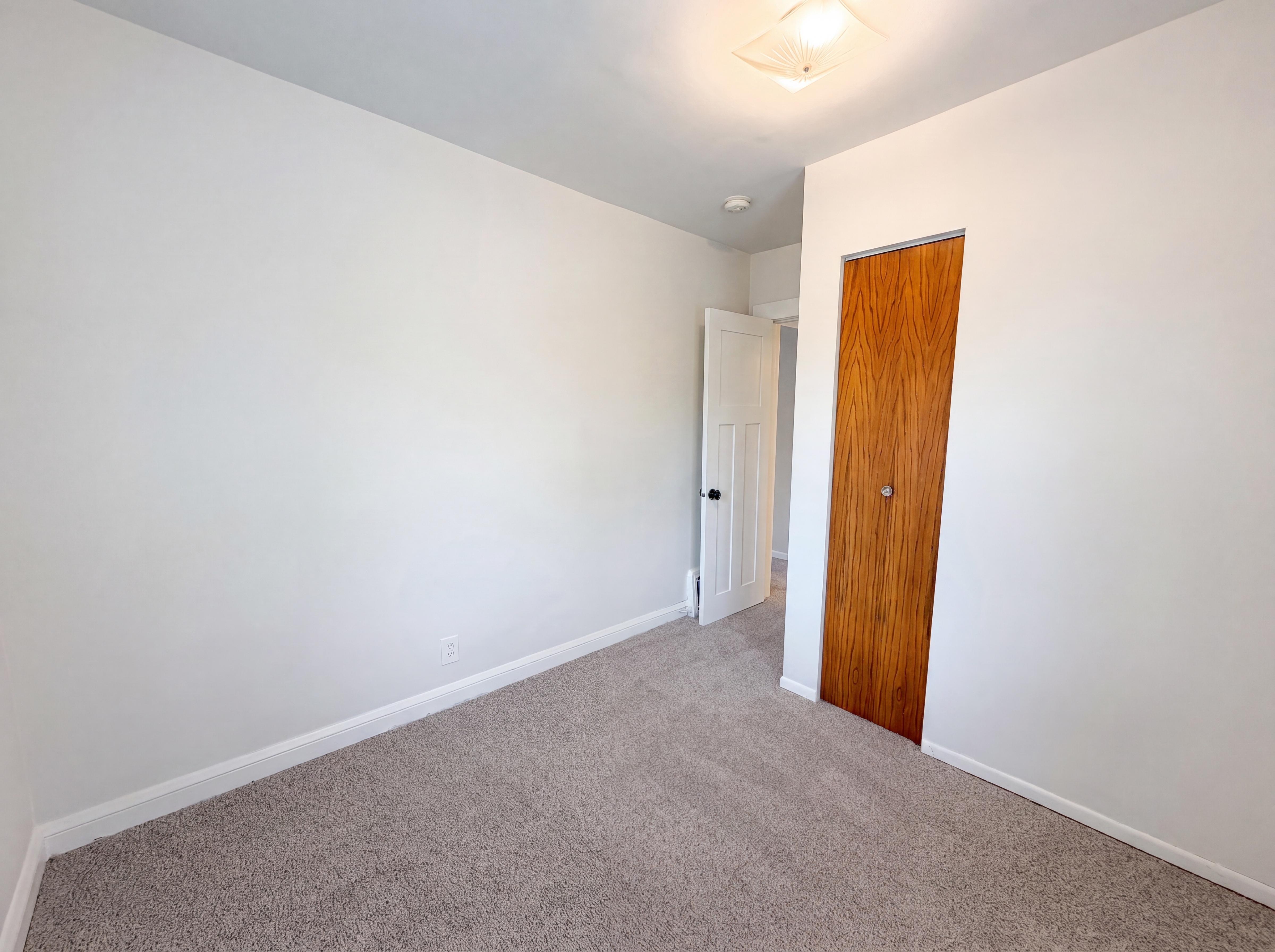 Photo 9 of 18 of 6026 Xerxes Ave S, Edina, MN
