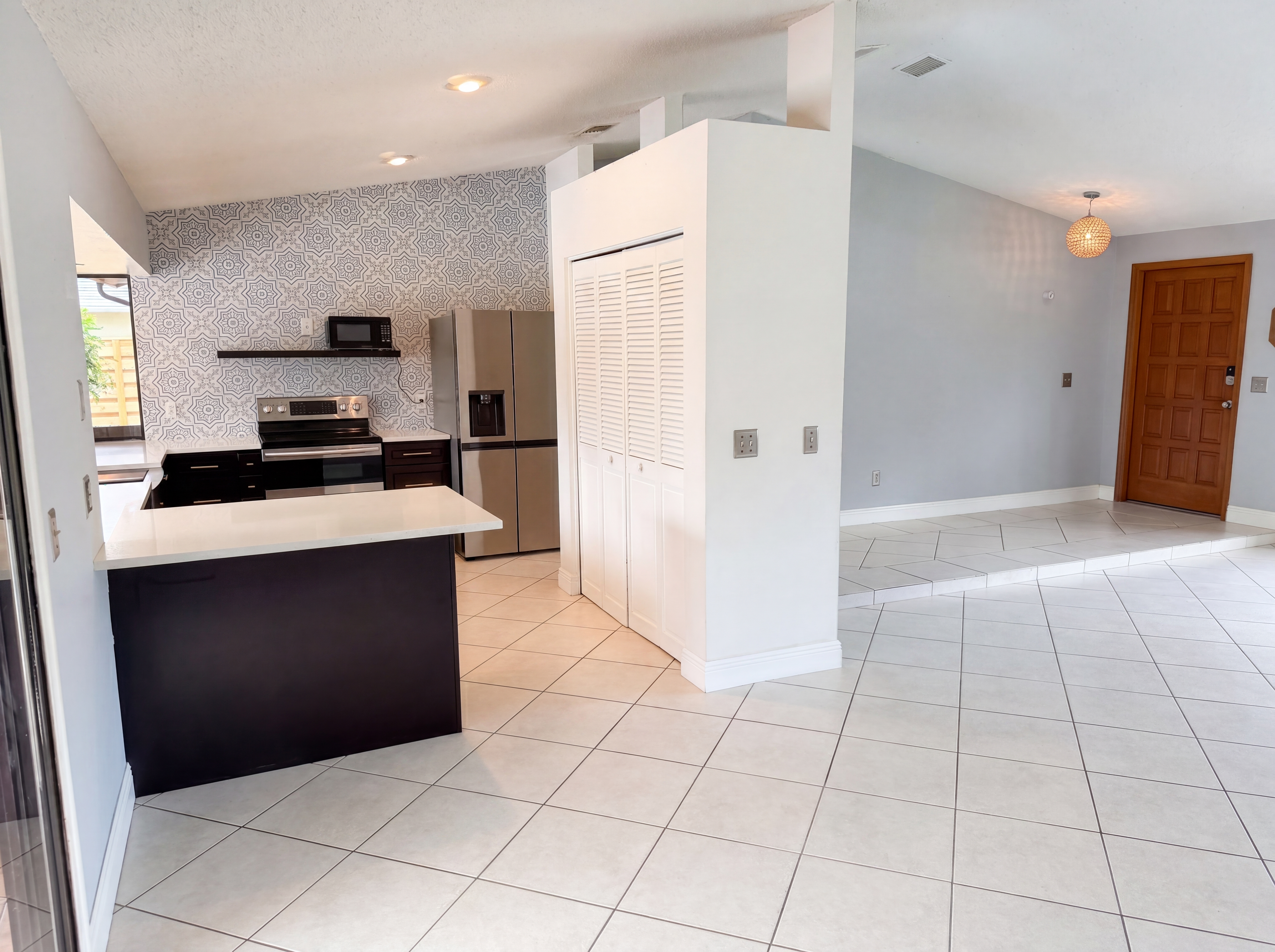 Photo 12 of 27 of 786 SE Ablett Ln, Port Saint Lucie, FL