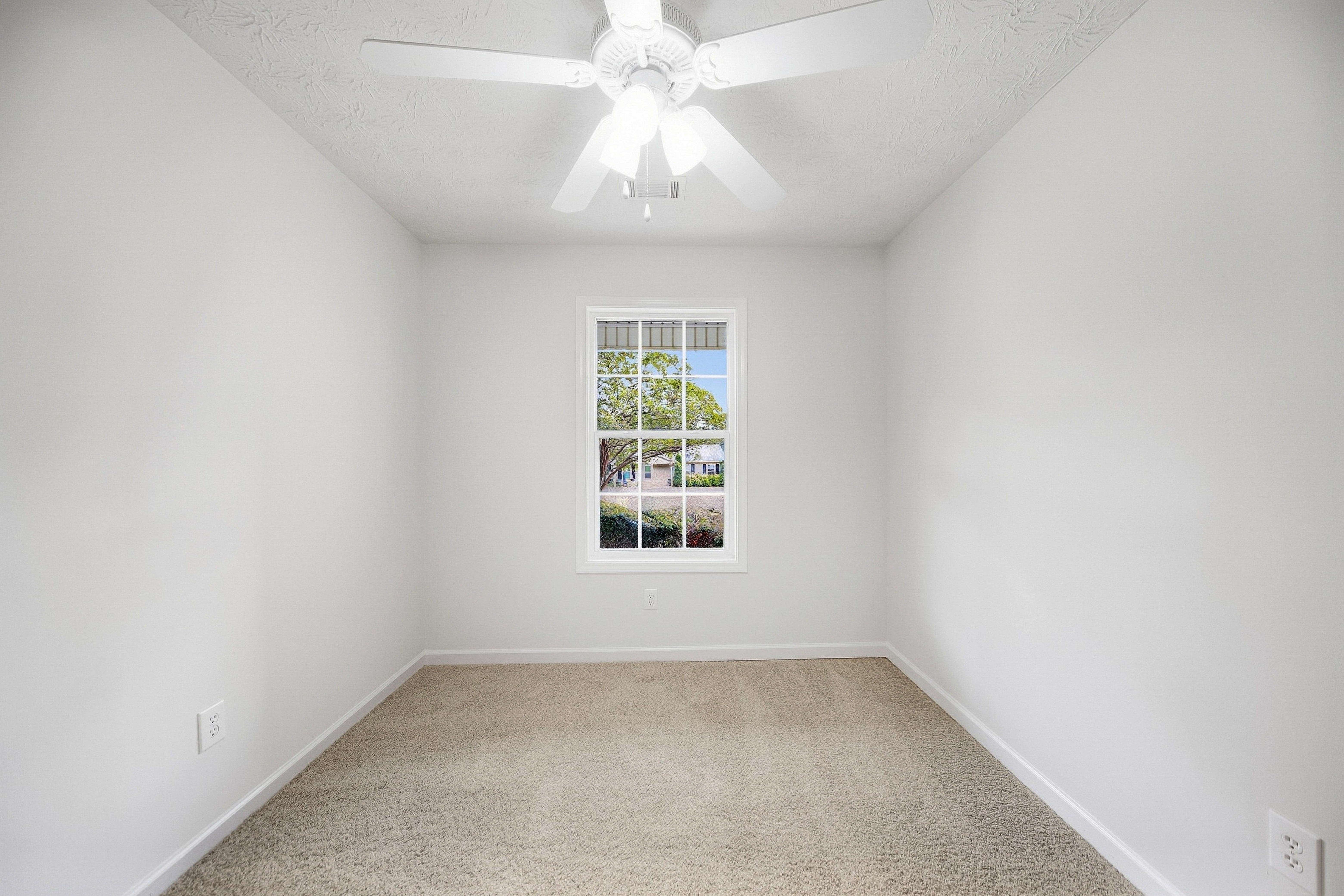 Photo 17 of 31 of 330 Dreamland Ct, Winder, GA