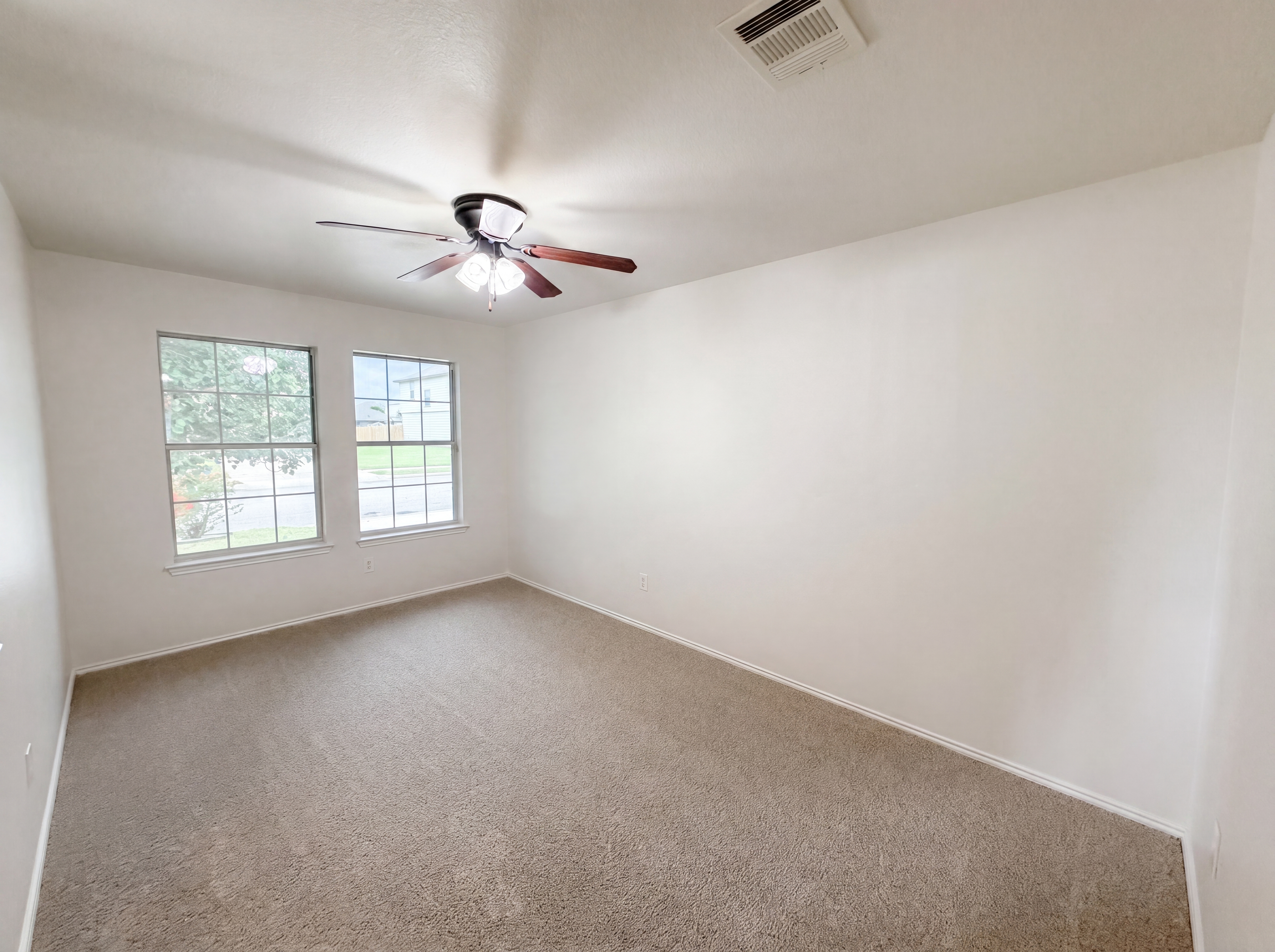 Photo 10 of 16 of 413 E Vega Ln, Killeen, TX