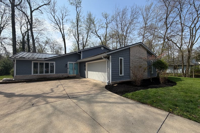 Property photo 1 of 32847 Redwood Blvd