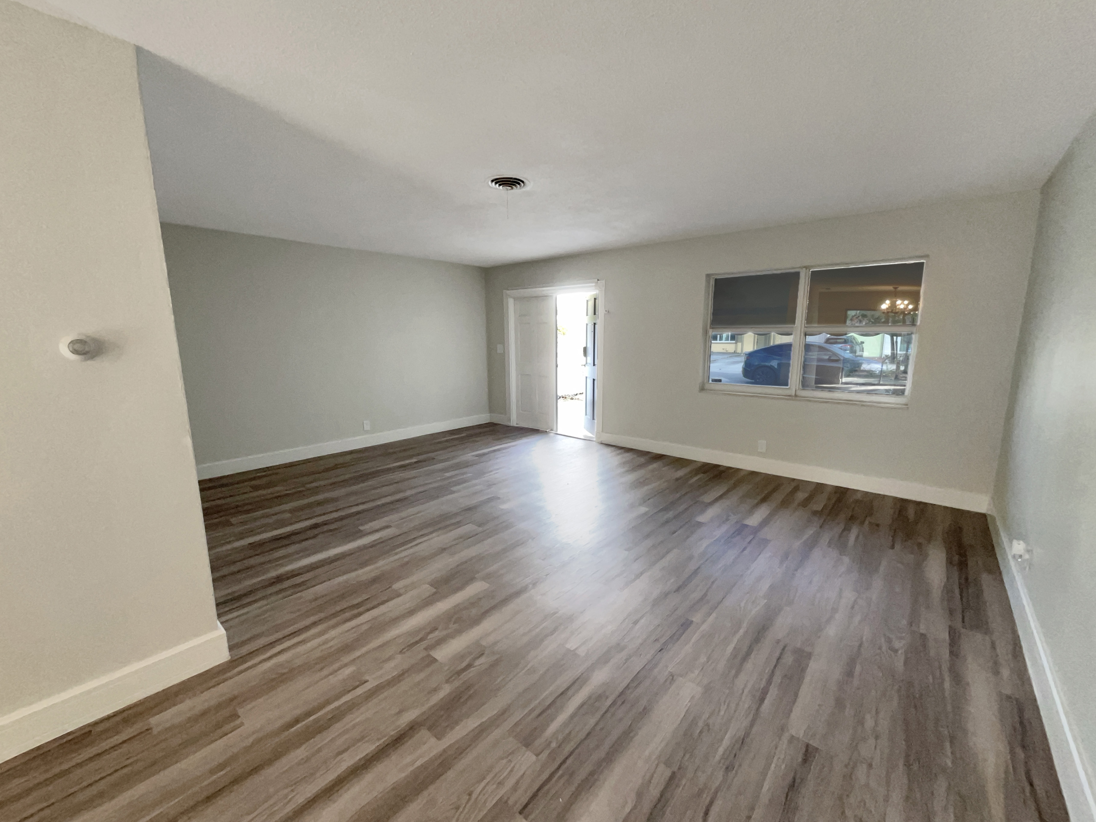 Photo 12 of 20 of 3765 NE 12th Ter, Pompano Beach, FL