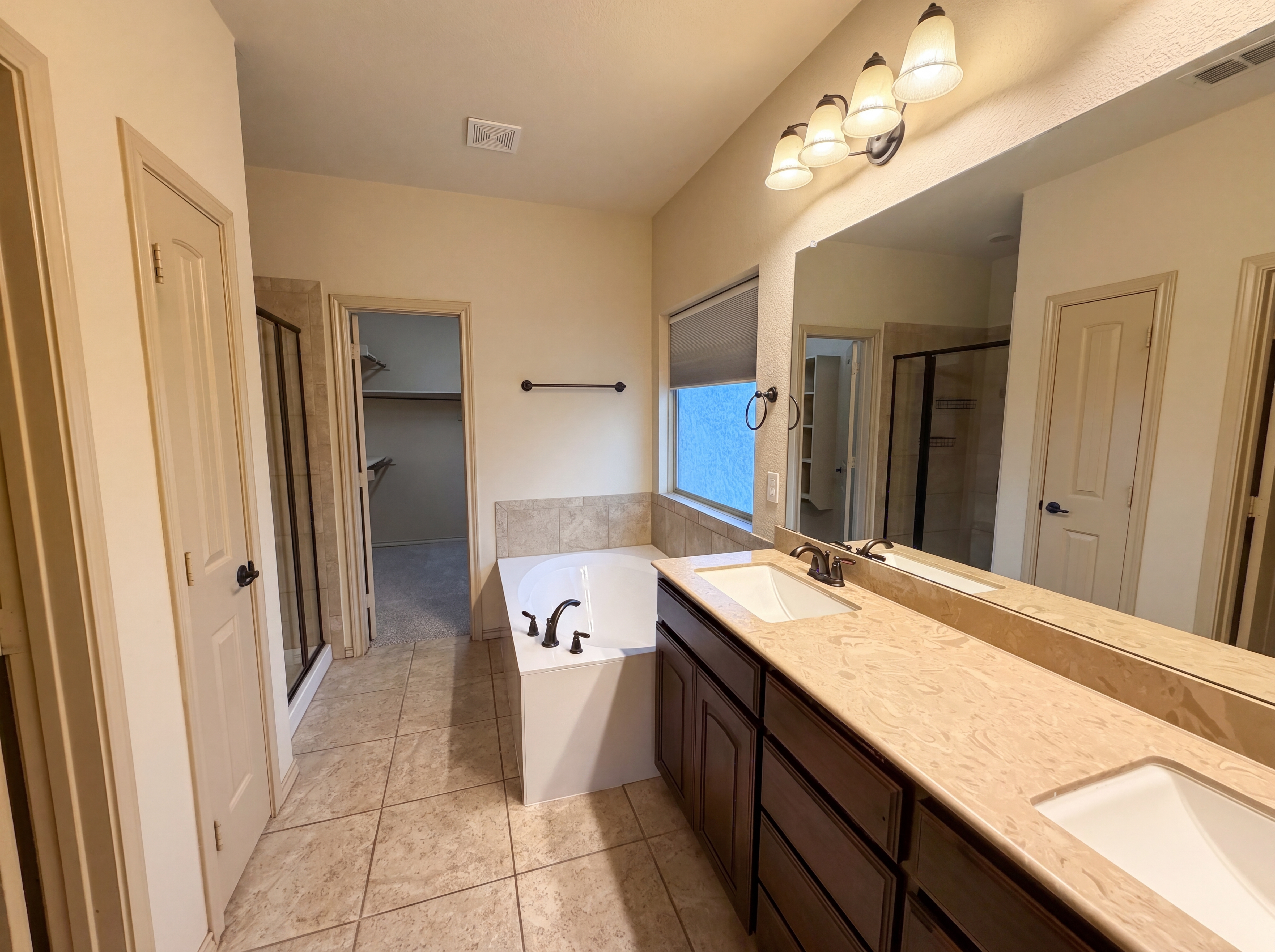 Photo 13 of 19 of 1217 Ashley Dr, Weatherford, TX