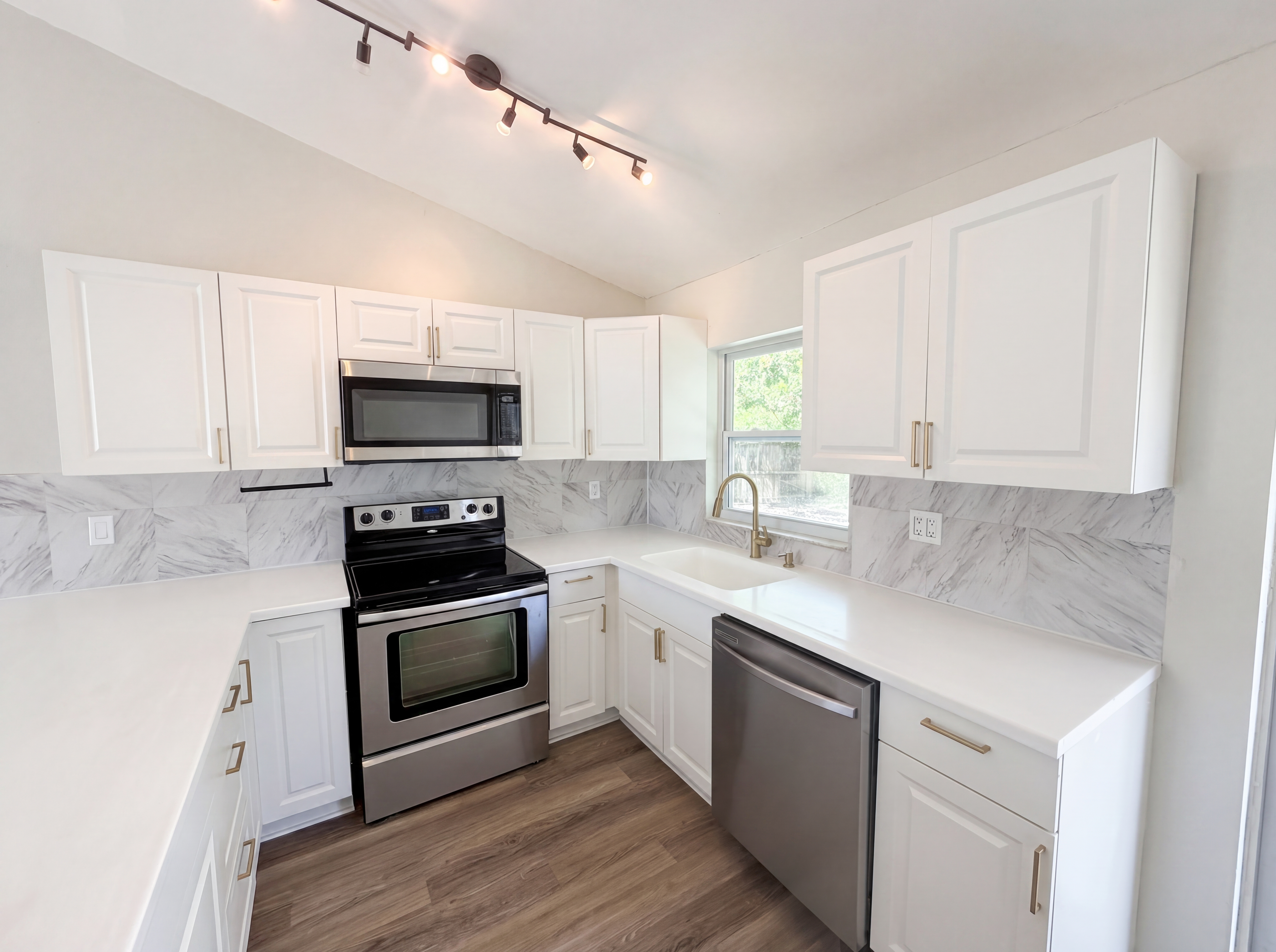Photo 14 of 20 of 3130 Ludlow Dr, New Port Richey, FL