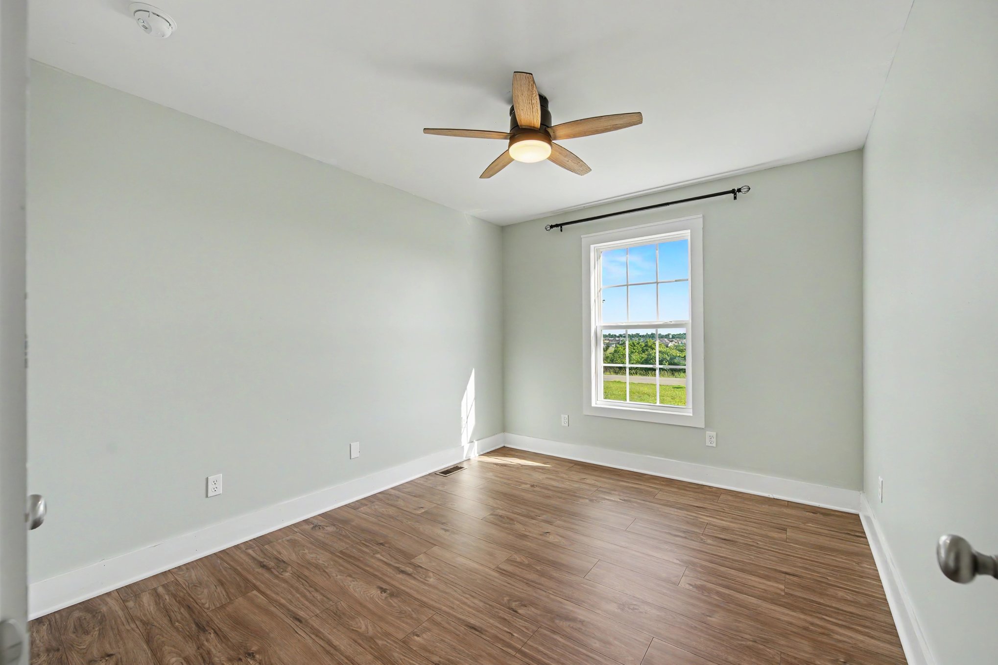 Photo 10 of 18 of 160 Herndon Ln, Berea, KY