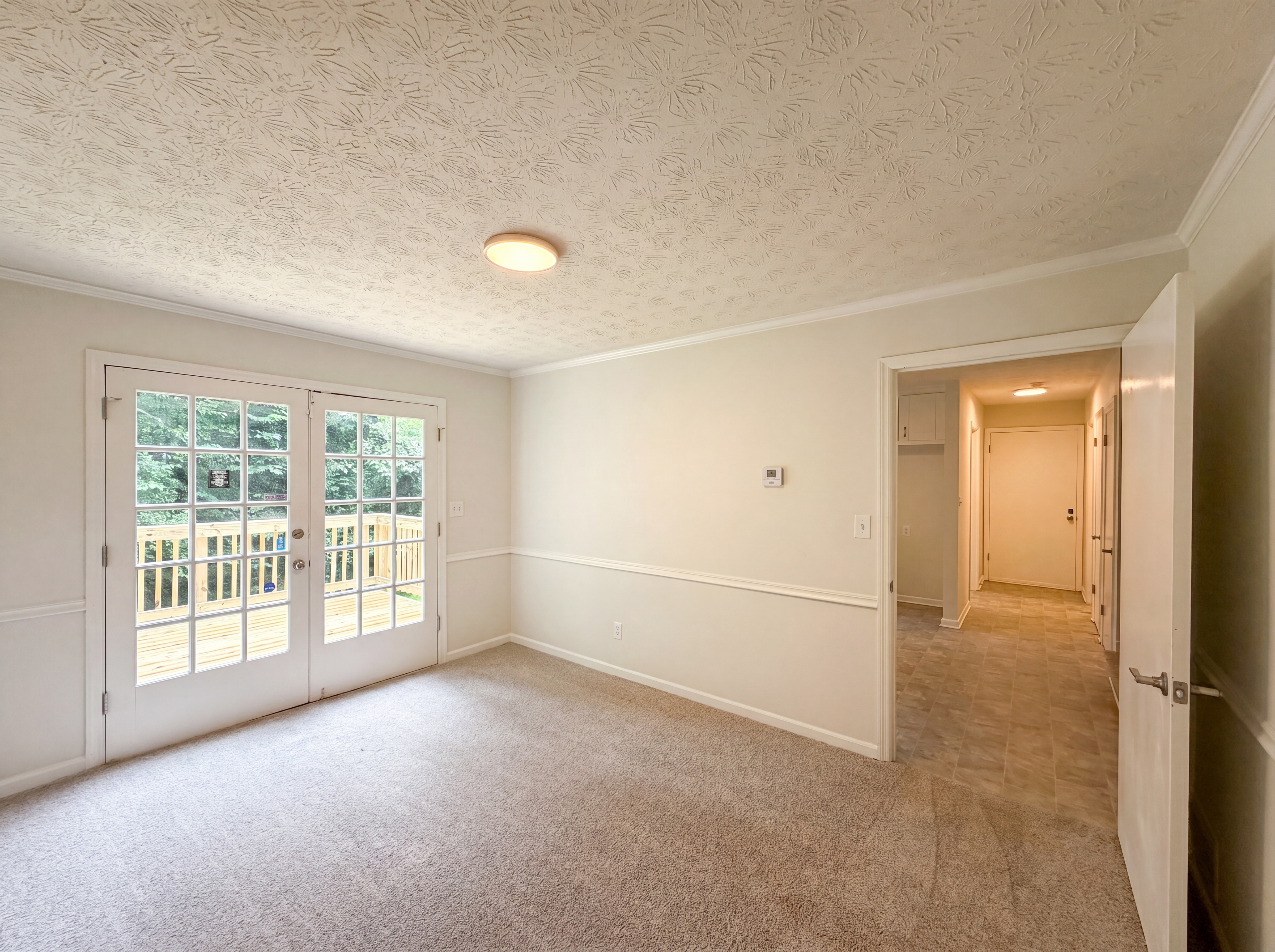 Photo 13 of 31 of 6486 Lynndale Ln, Morrow, GA