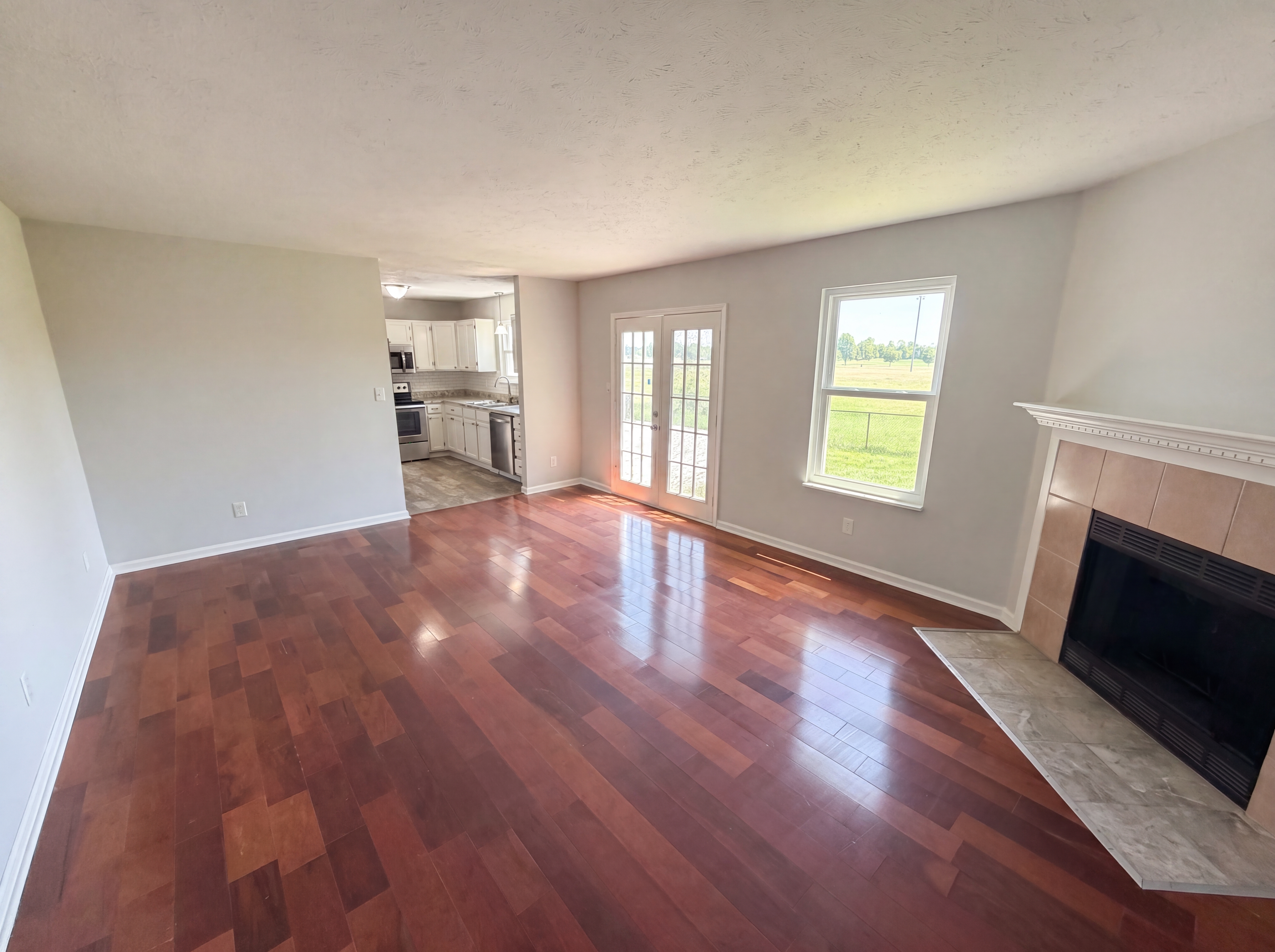 Photo 12 of 26 of 2219 Rolling Oak Dr, Indianapolis, IN