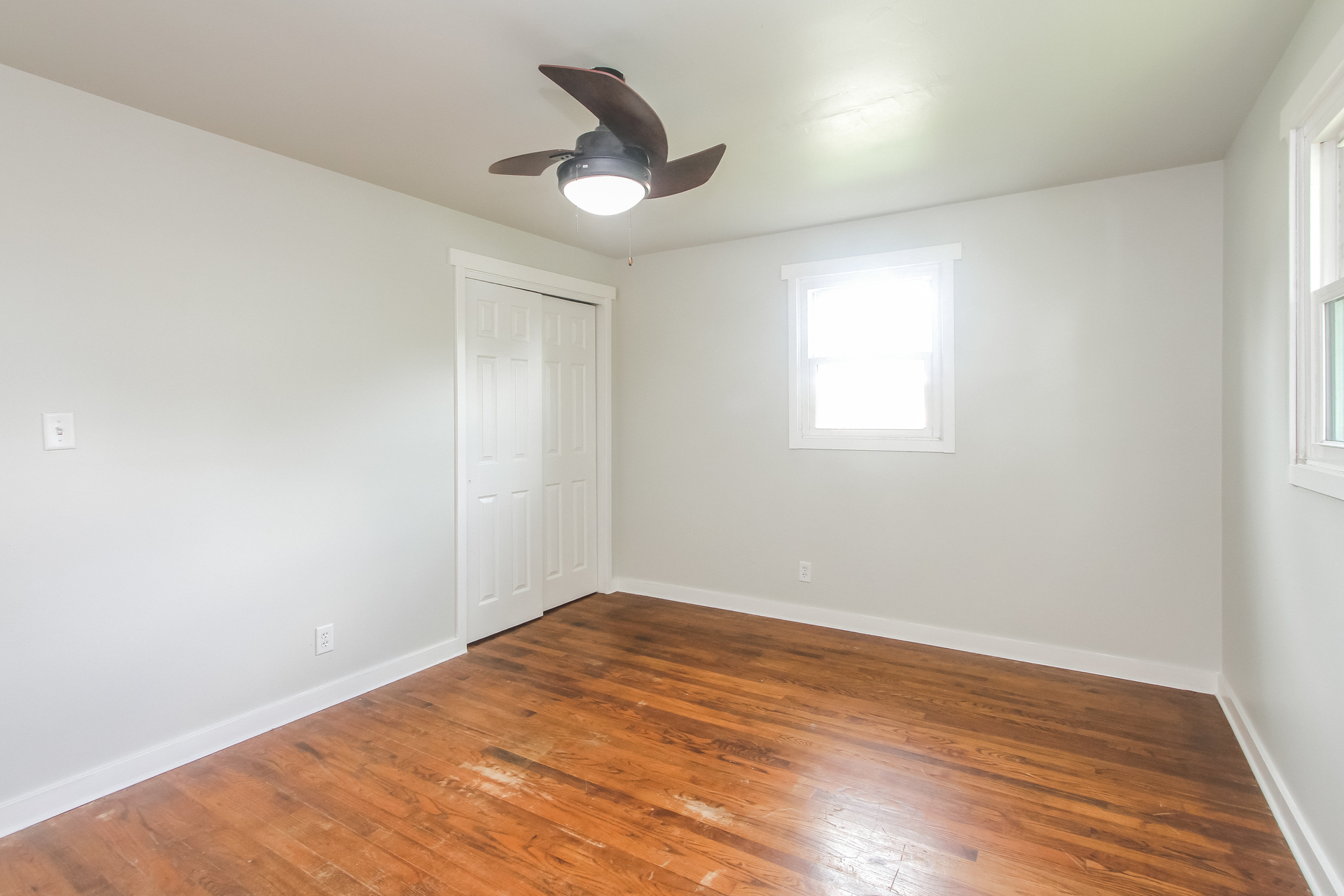 Photo 4 of 21 of 1219 Franklin St, Taylorsville, IN