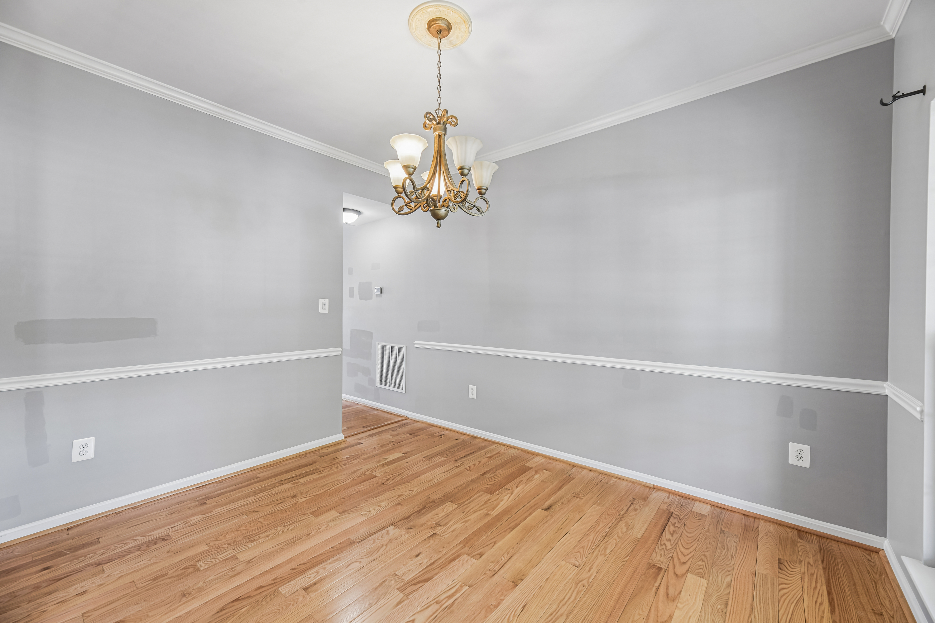 Photo 19 of 84 of 6046 Persinger House Ct, Manassas, VA