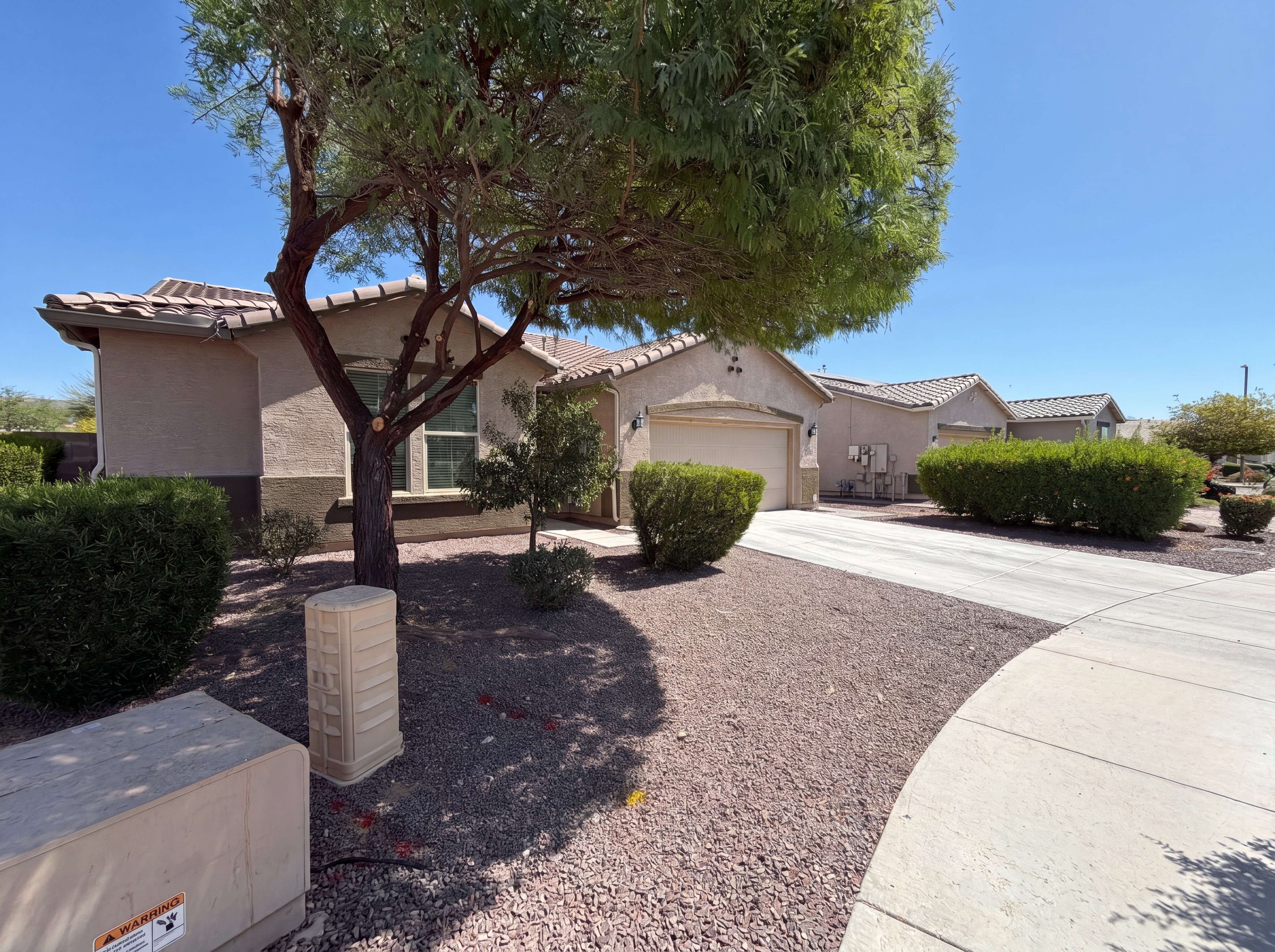 Photo 31 of 38 of 18840 W Mercer Ln, Surprise, AZ