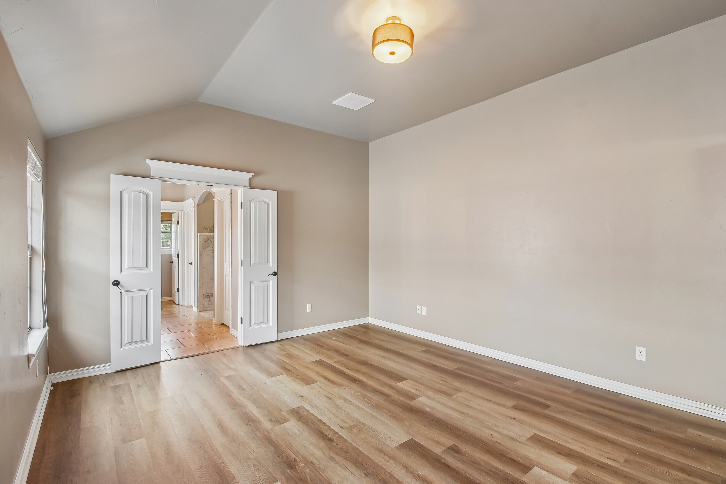 Photo 6 of 35 of 1405 Luke Ln, Norman, OK