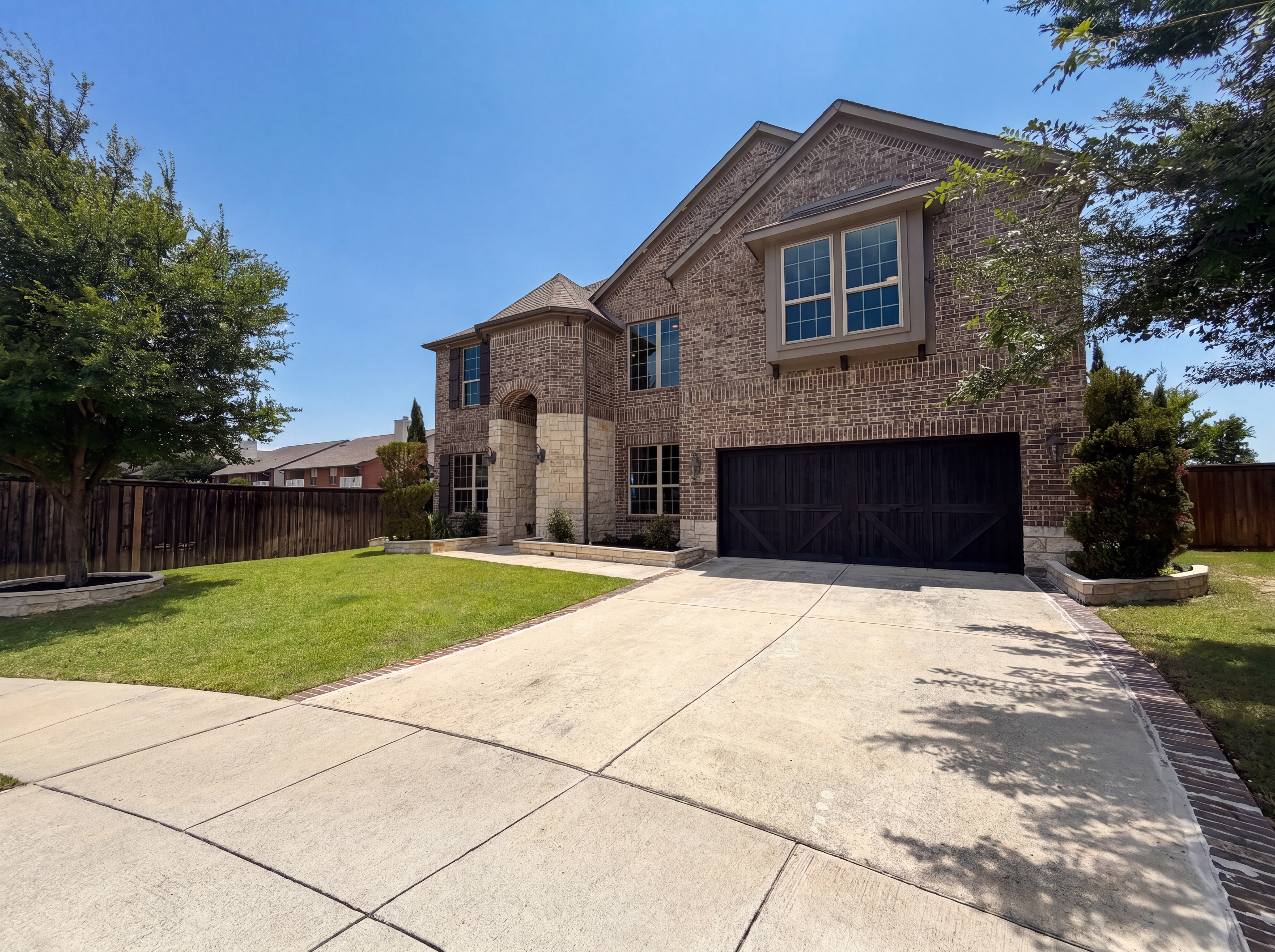 Photo 35 of 42 of 7221 Durand Dr, Irving, TX