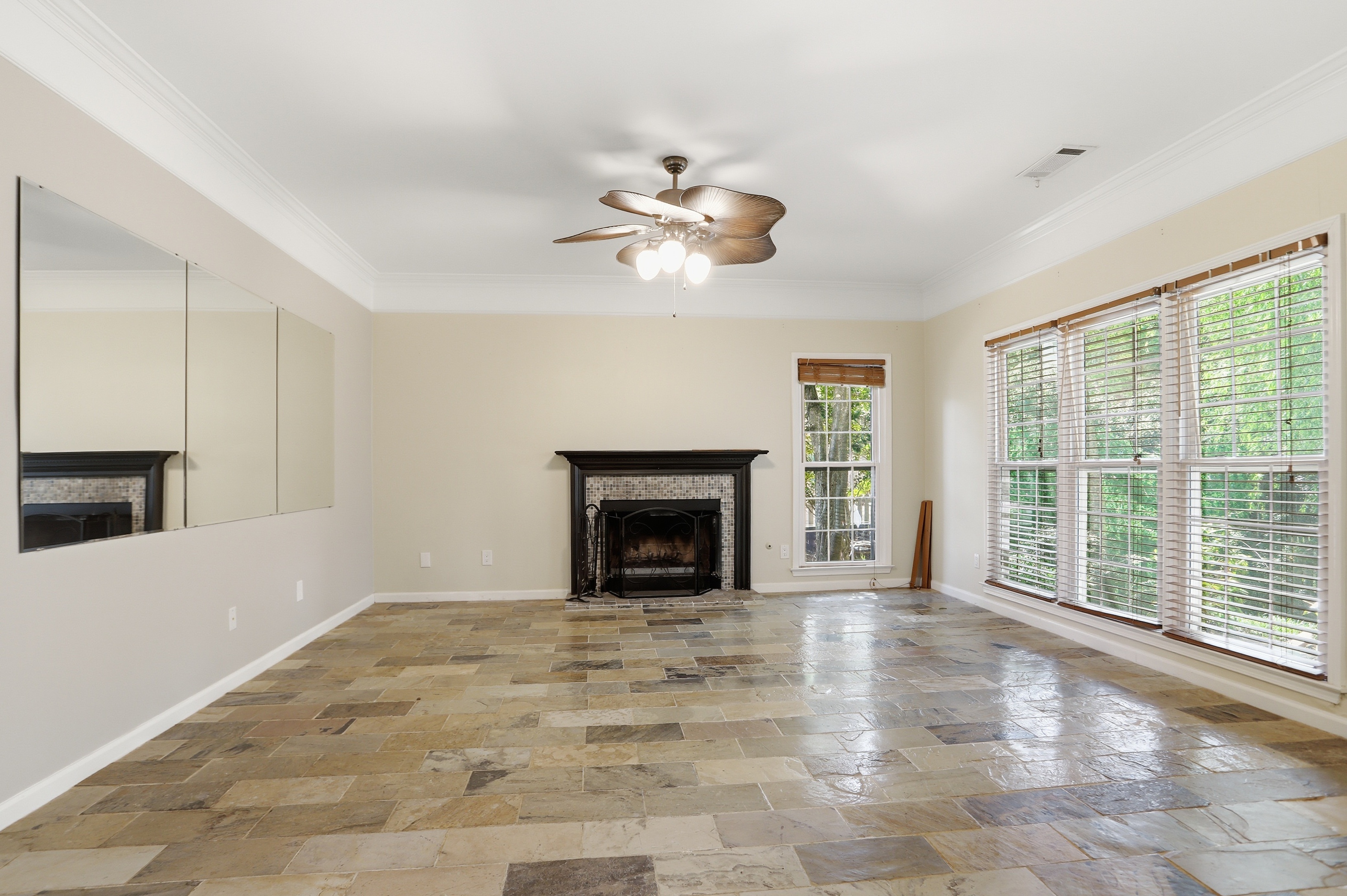Photo 3 of 40 of 8590 River Walk Lndg, Johns Creek, GA