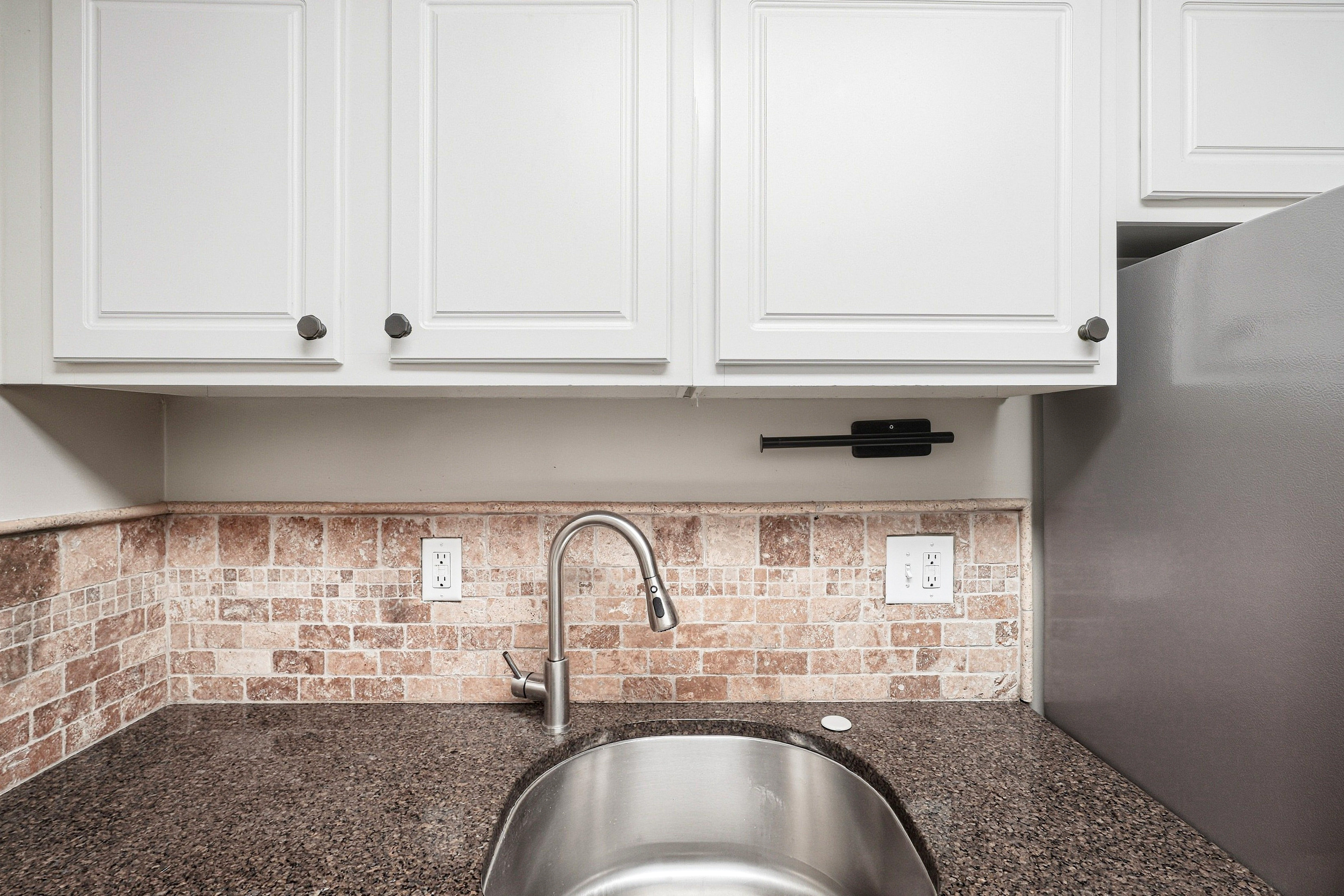 Photo 7 of 30 of 5145 Roswell Rd, Sandy Springs, GA