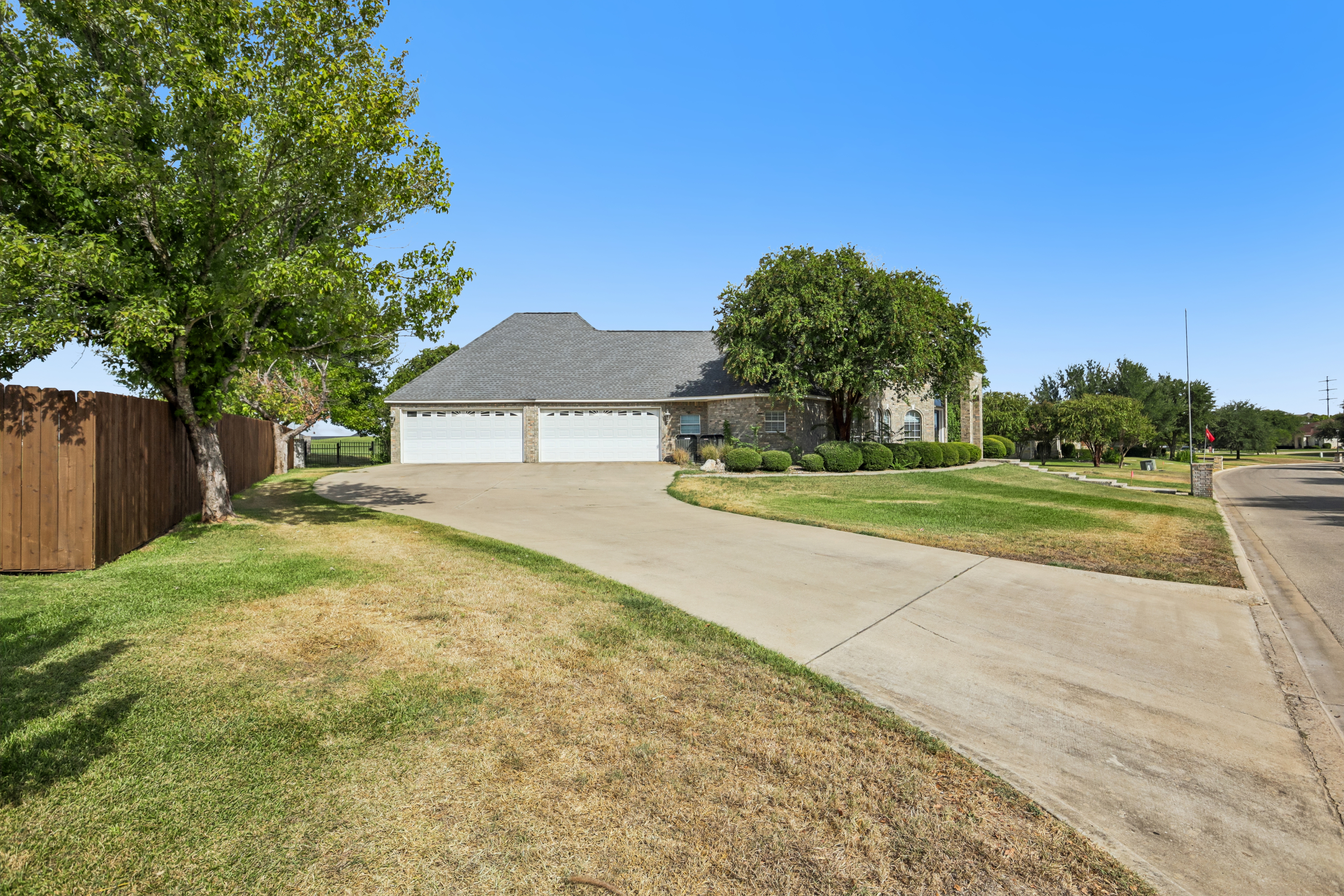 Photo 11 of 57 of 2513 Hester Way, Salado, TX