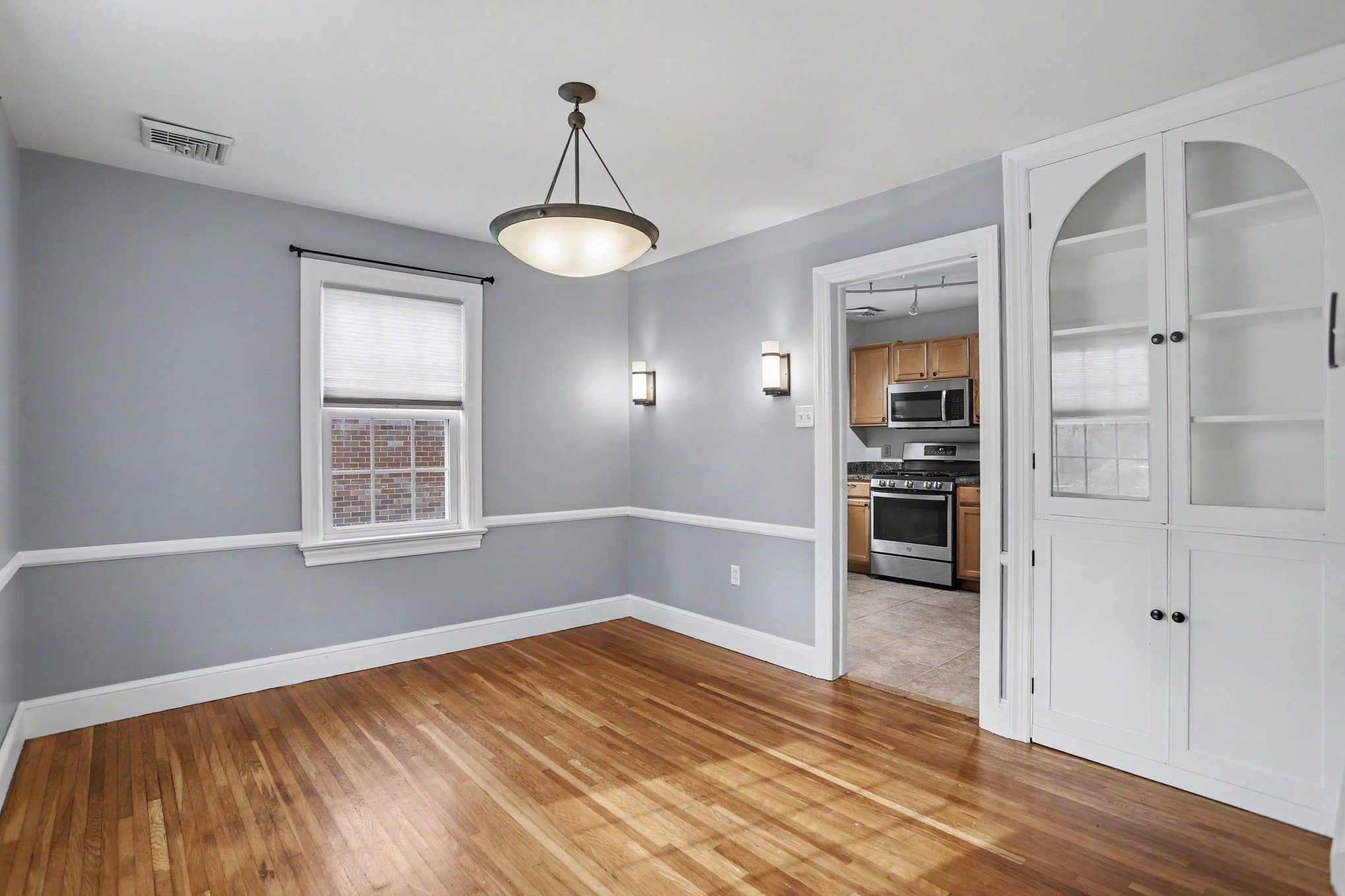 Photo 6 of 21 of 218 N Gotwalt St, York, PA