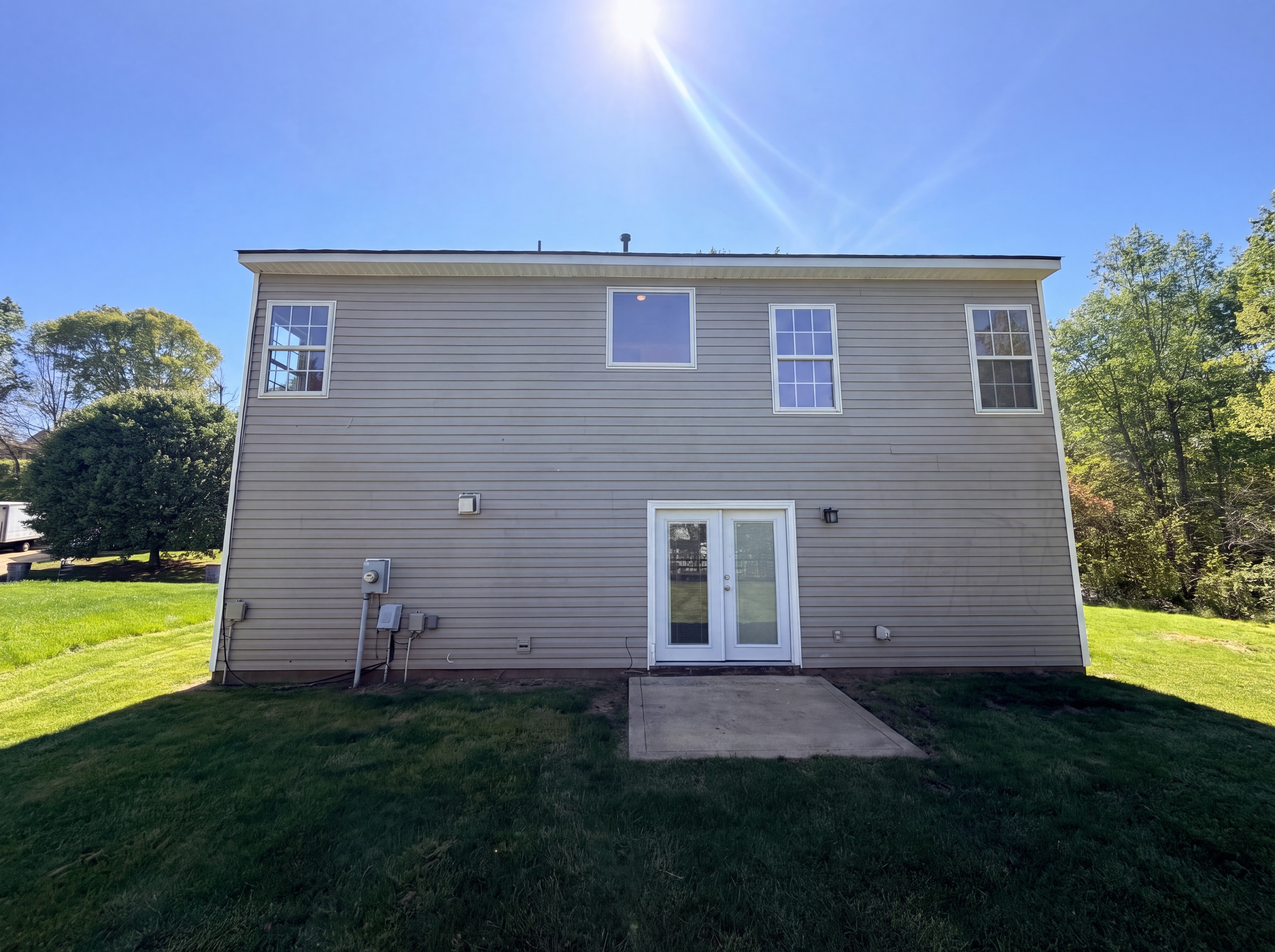 Photo 5 of 18 of 6032 Briggs Dr, Charlotte, NC