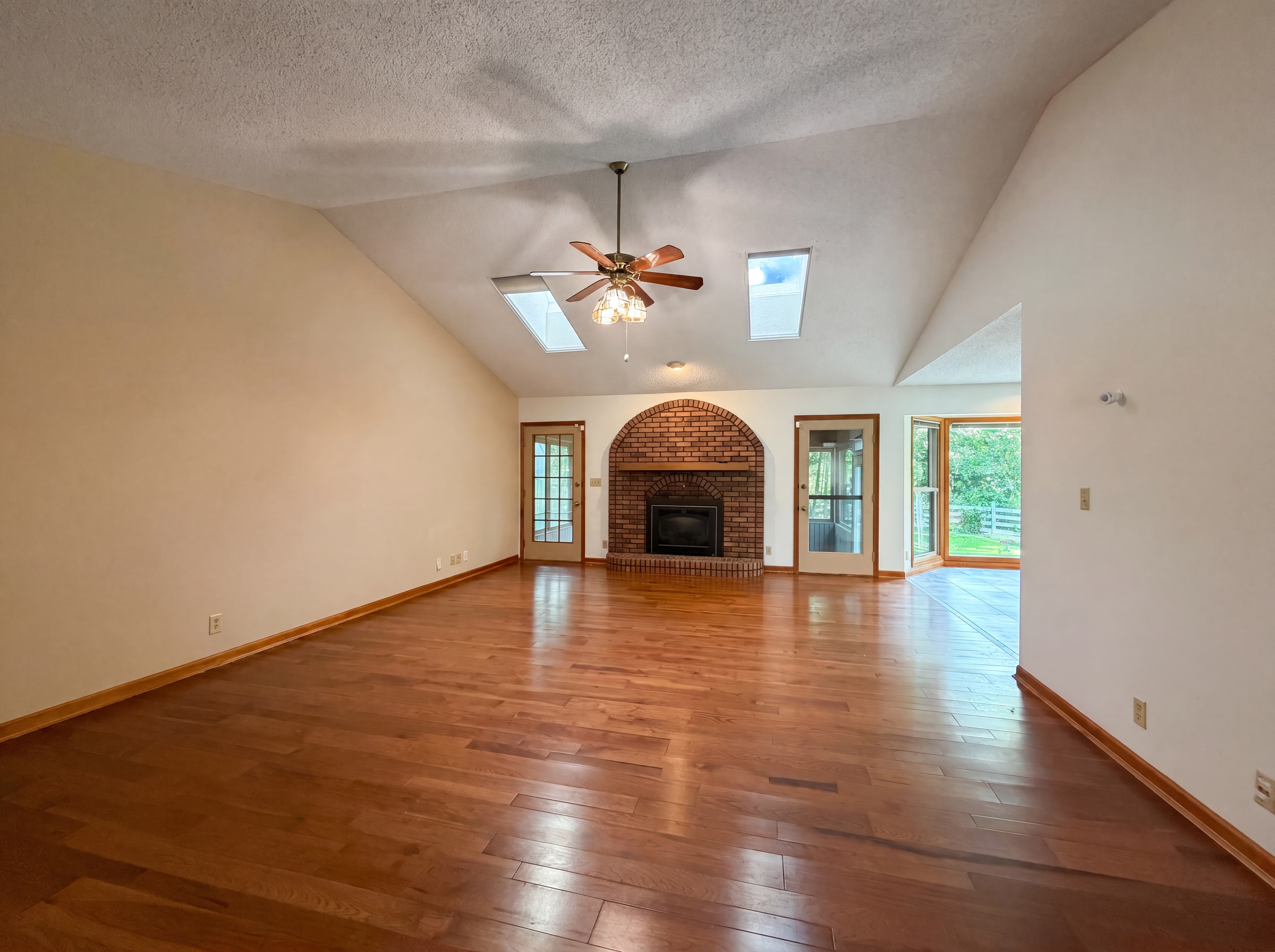 Photo 3 of 23 of 2129 Greenpine Dr, Cincinnati, OH