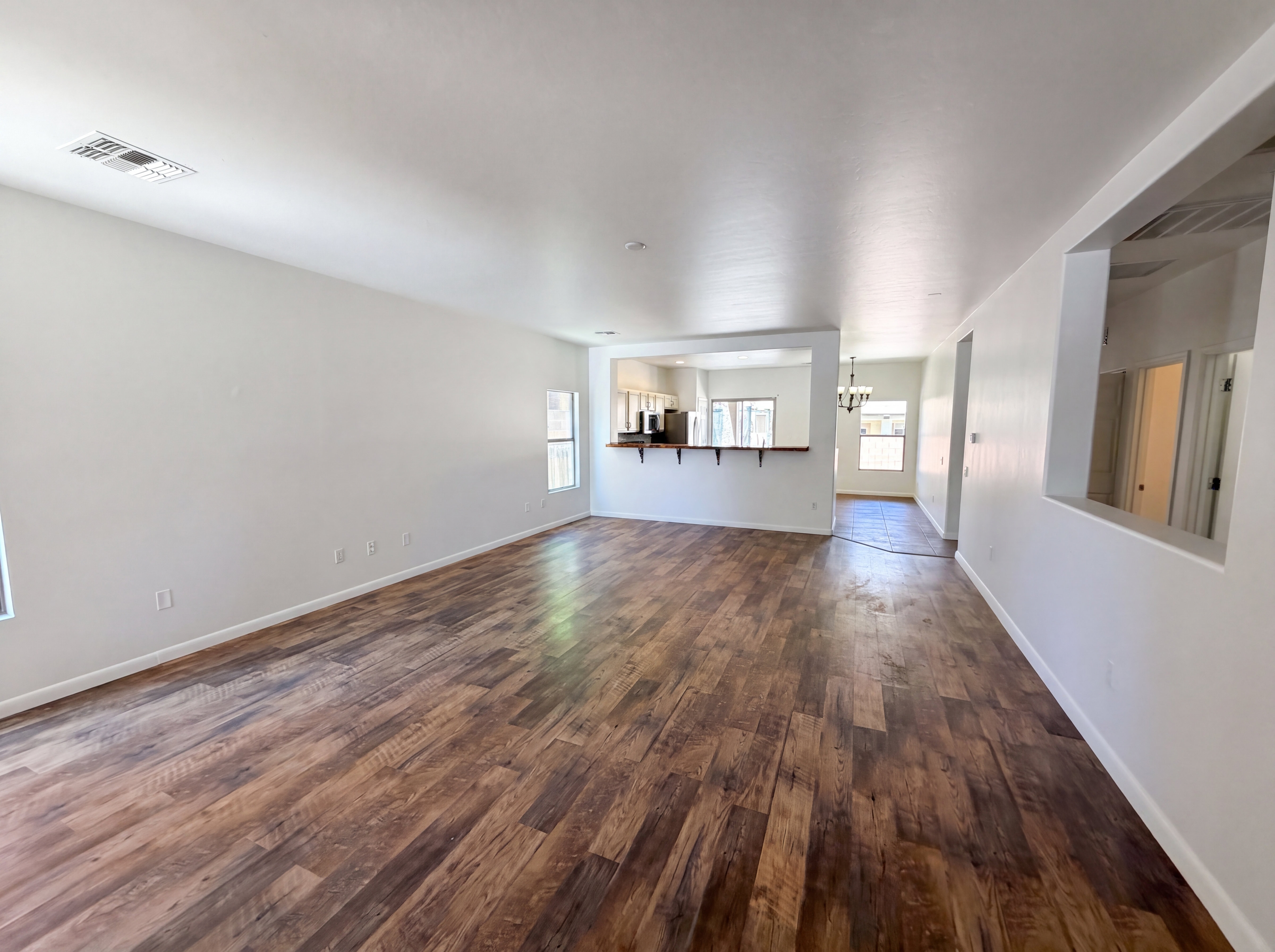 Photo 3 of 19 of 880 W Calle Valenciana, Sahuarita, AZ
