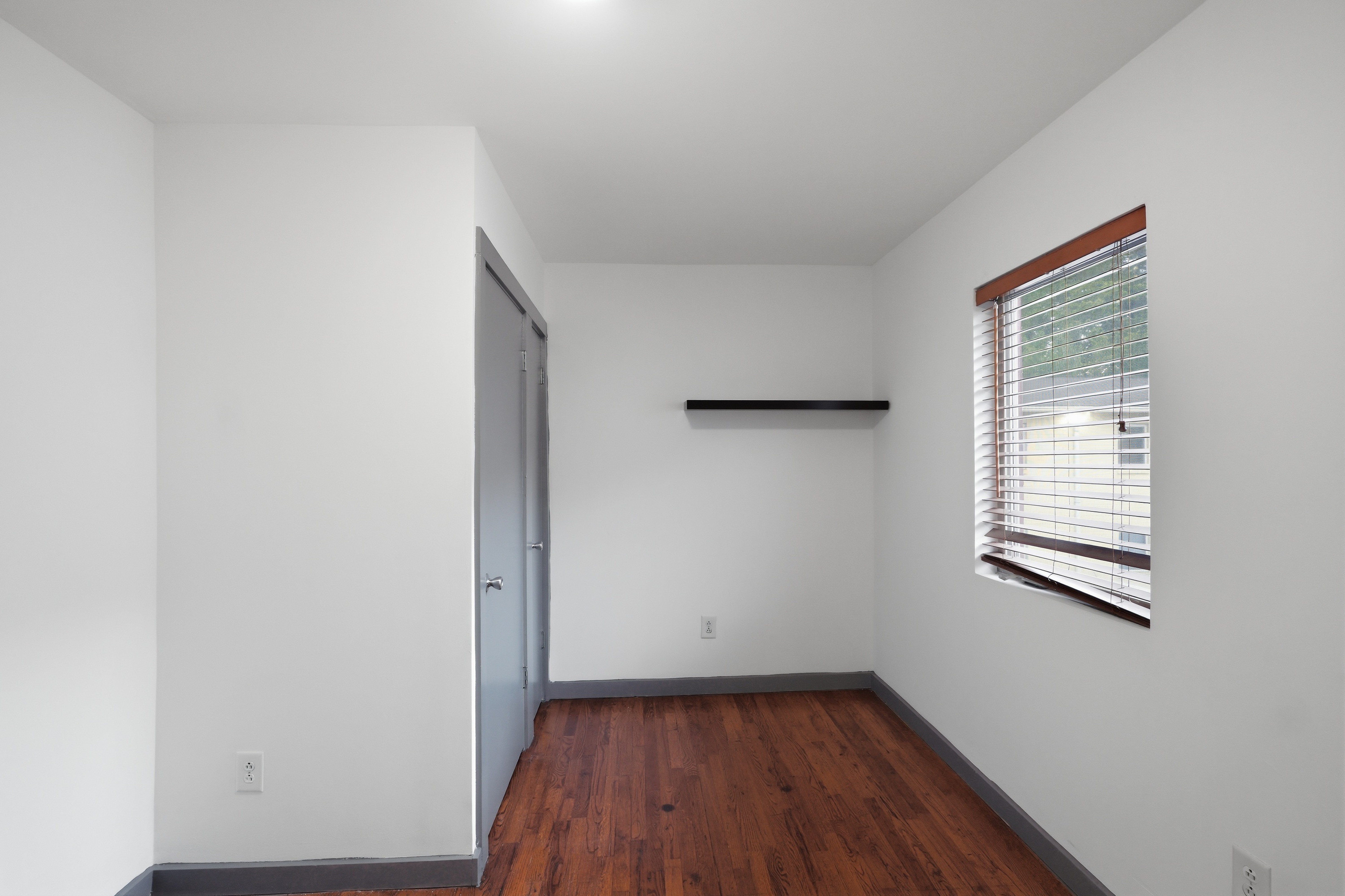 Photo 9 of 17 of 561 Formwalt St SW, Atlanta, GA