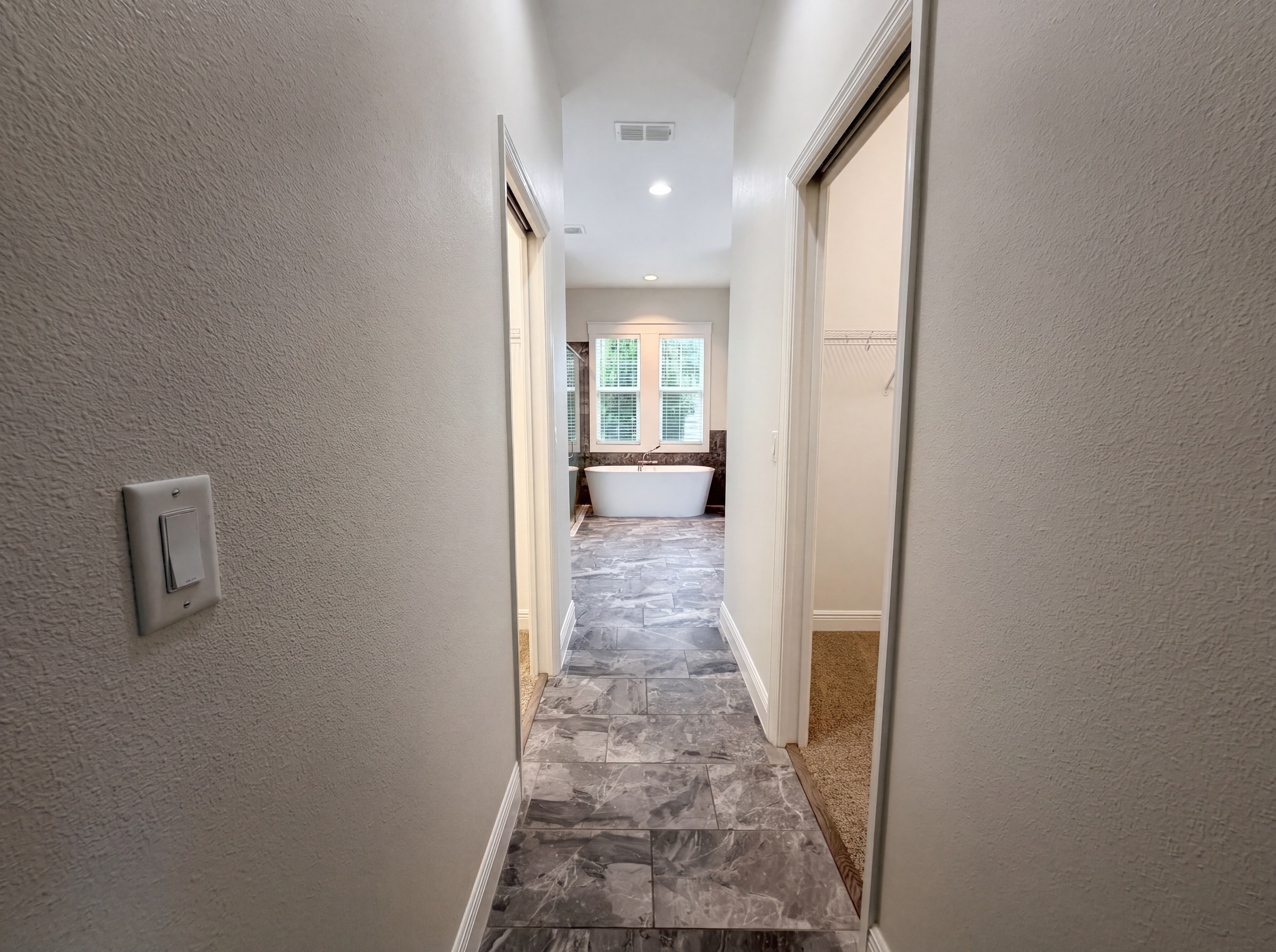 Photo 32 of 40 of 401 River Bed Ct, Wimauma, FL