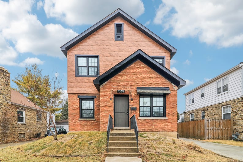 Property photo 1 of 1509 Center St