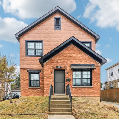 Property photo 1 of 1509 Center St
