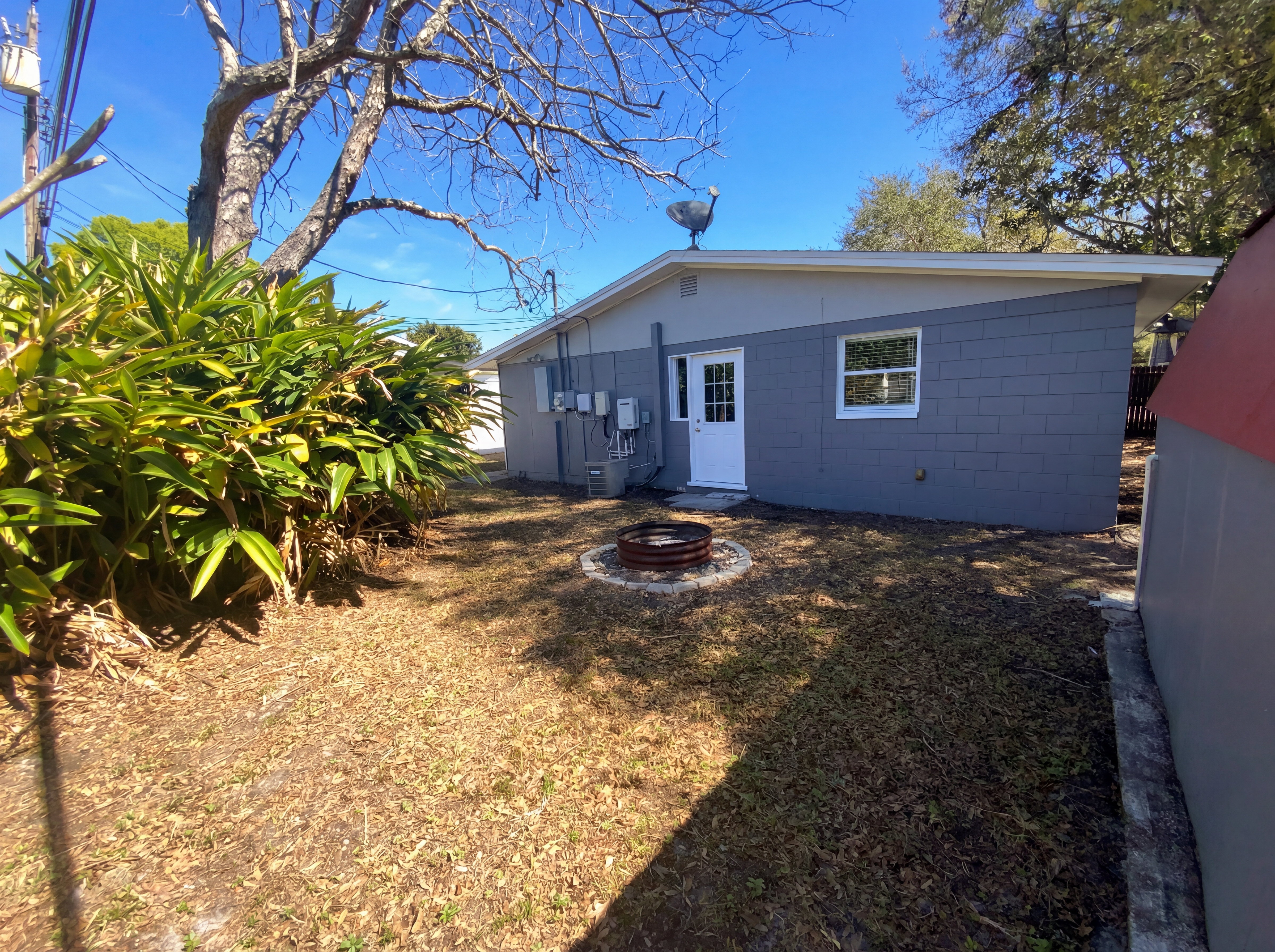 Photo 6 of 29 of 8632 94th St, Seminole, FL