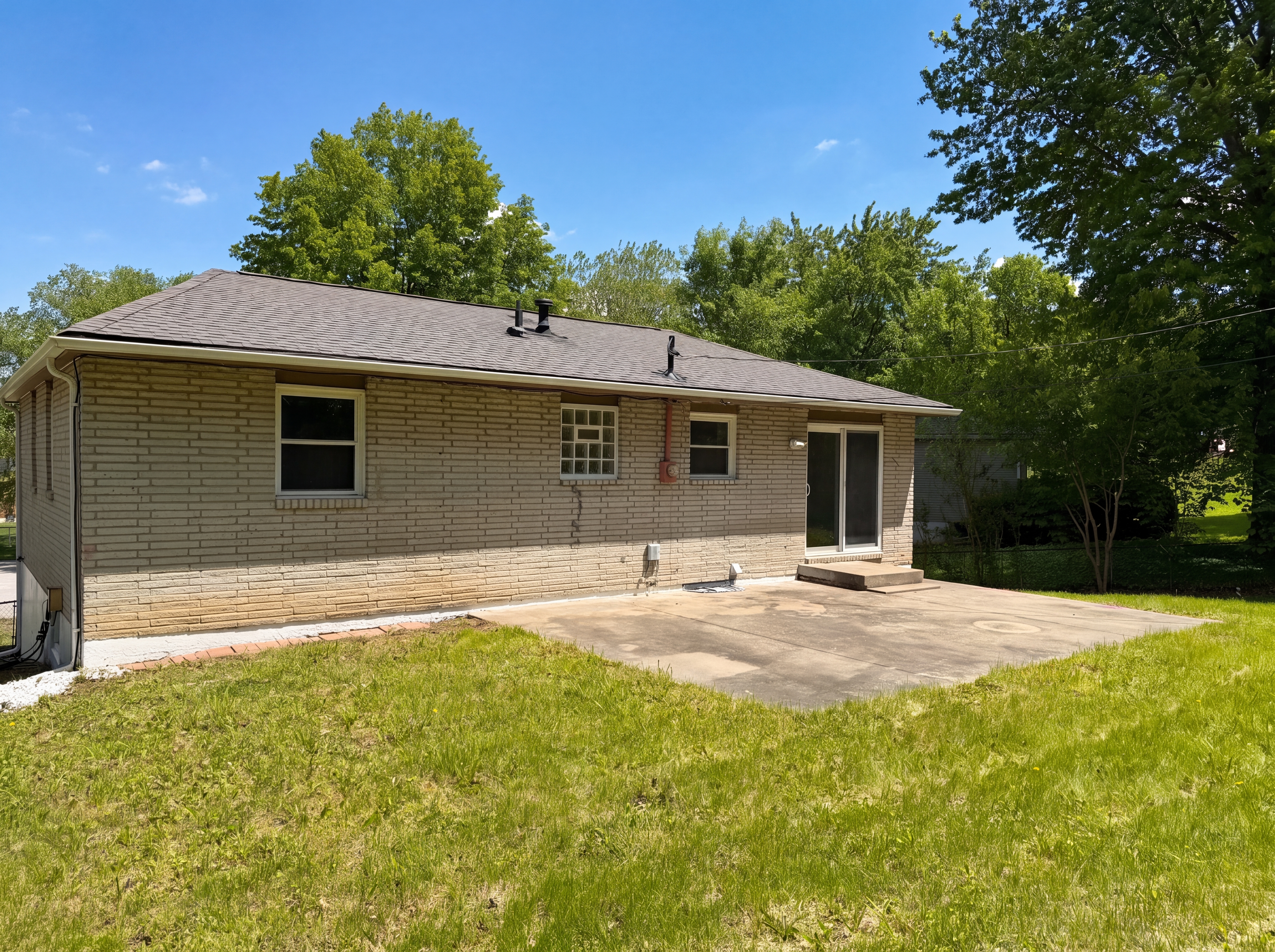Photo 16 of 18 of 16517 E 35th Street Ct, Independence, MO